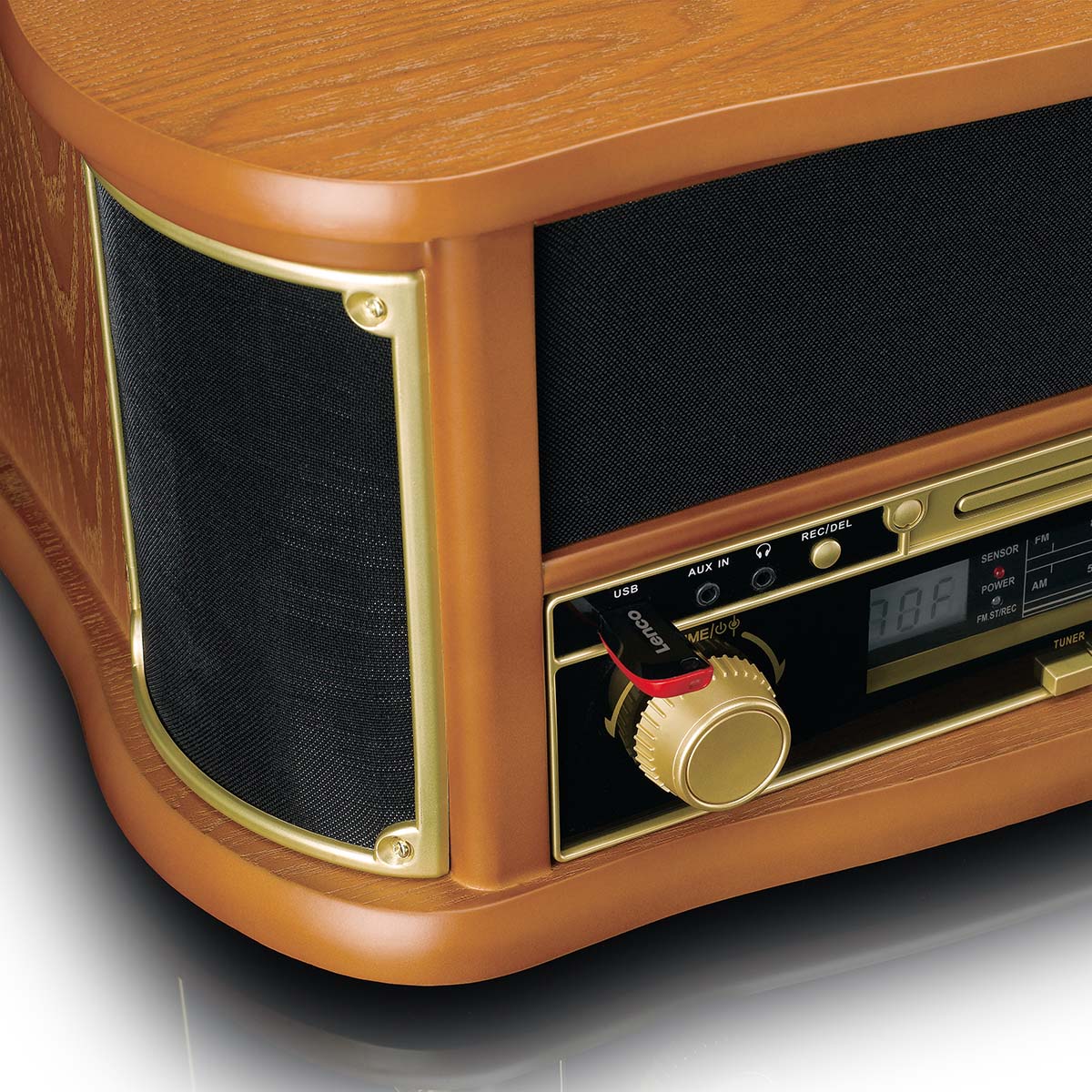 Classic Phono TCD-2551WD - Platine vinyle rétro en bois avec Bluetooth®, radio AM/FM, encodage USB, lecteur CD, lecteur de cassette et haut-parleurs intégrés - Bois - Image 10