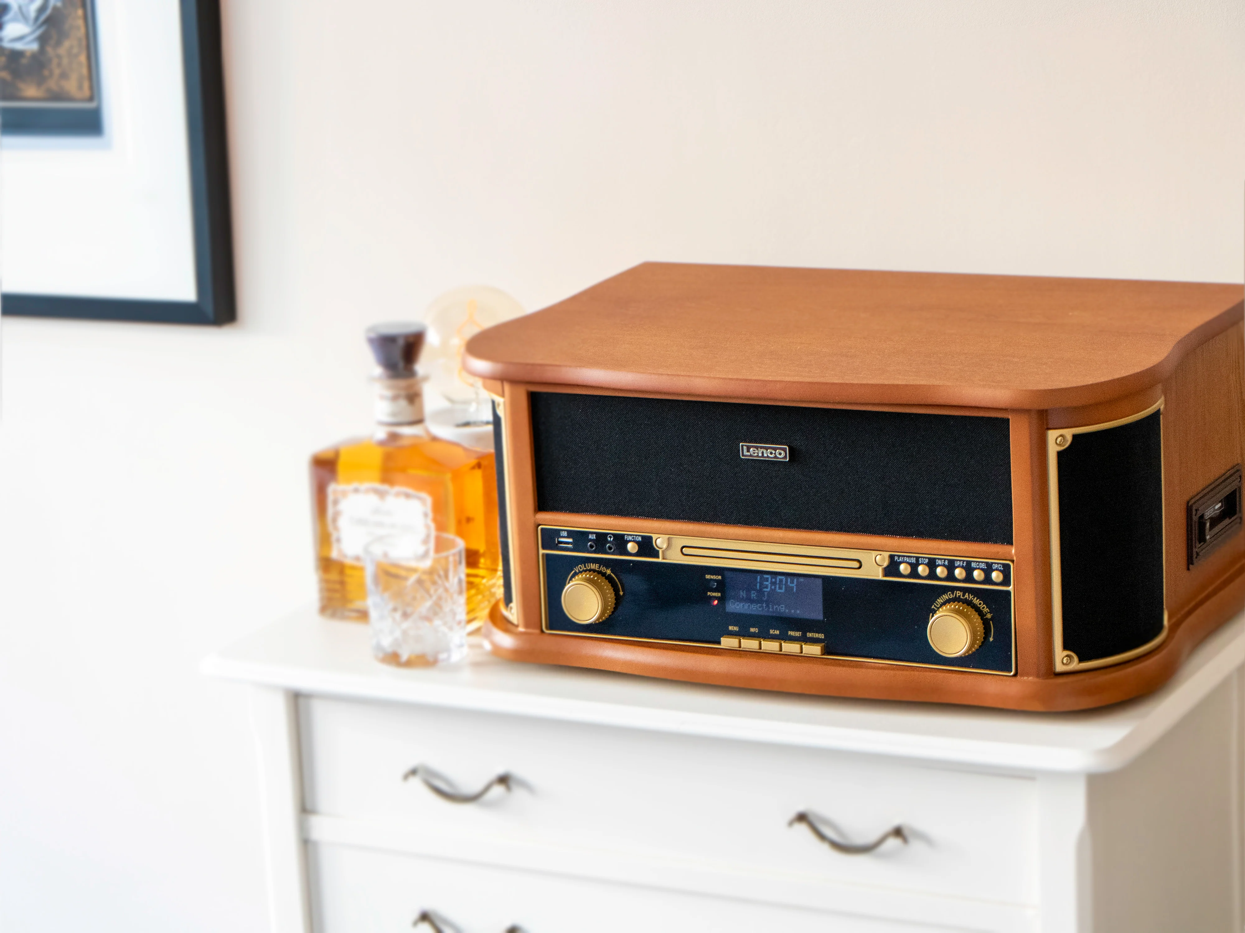 Classic Phono TCD-2571WD - Platine vinyle rétro en bois avec Bluetooth®, radio DAB+/FM, encodage USB, lecteur CD, lecteur de cassette et haut-parleurs intégrés - Bois - Image 12