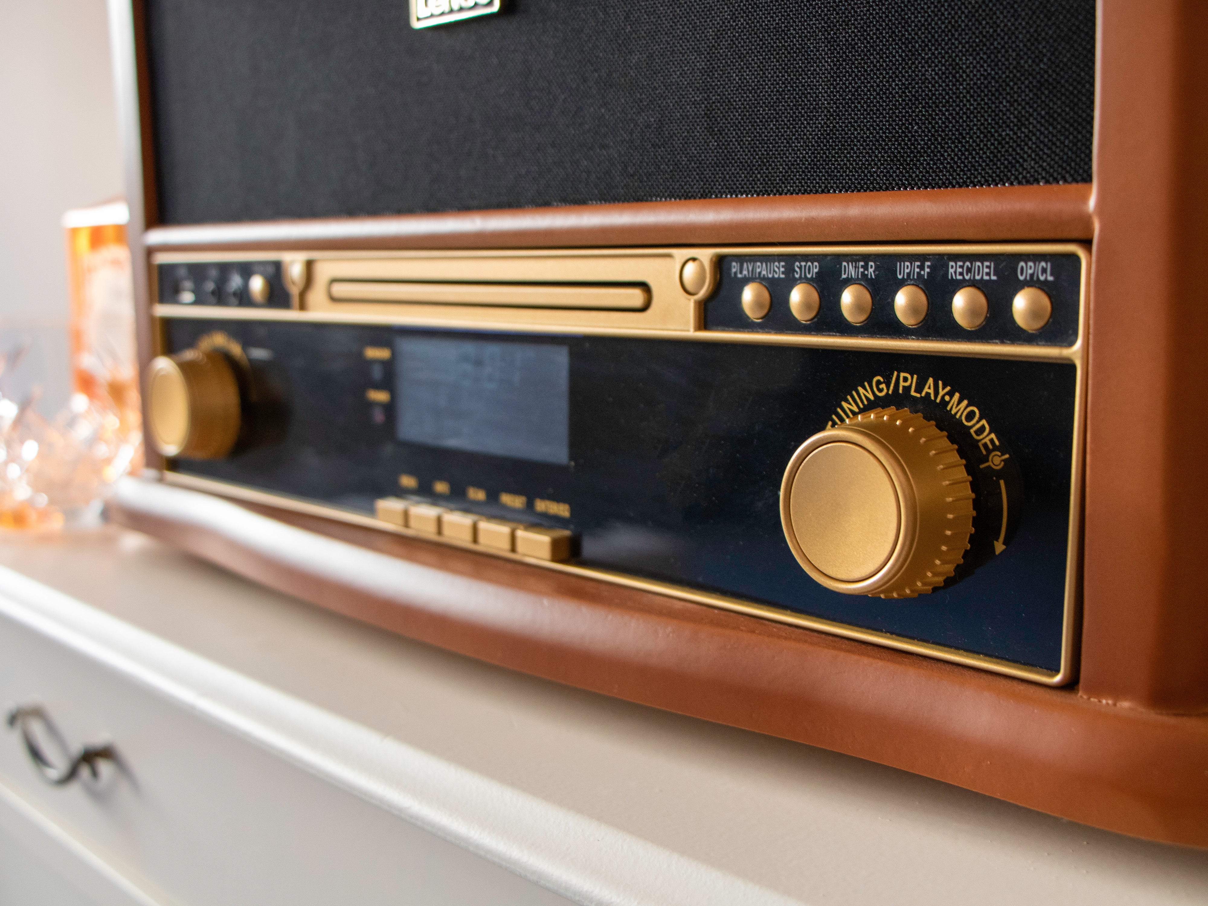 Classic Phono TCD-2571WD - Platine vinyle rétro en bois avec Bluetooth®, radio DAB+/FM, encodage USB, lecteur CD, lecteur de cassette et haut-parleurs intégrés - Bois - Image 16