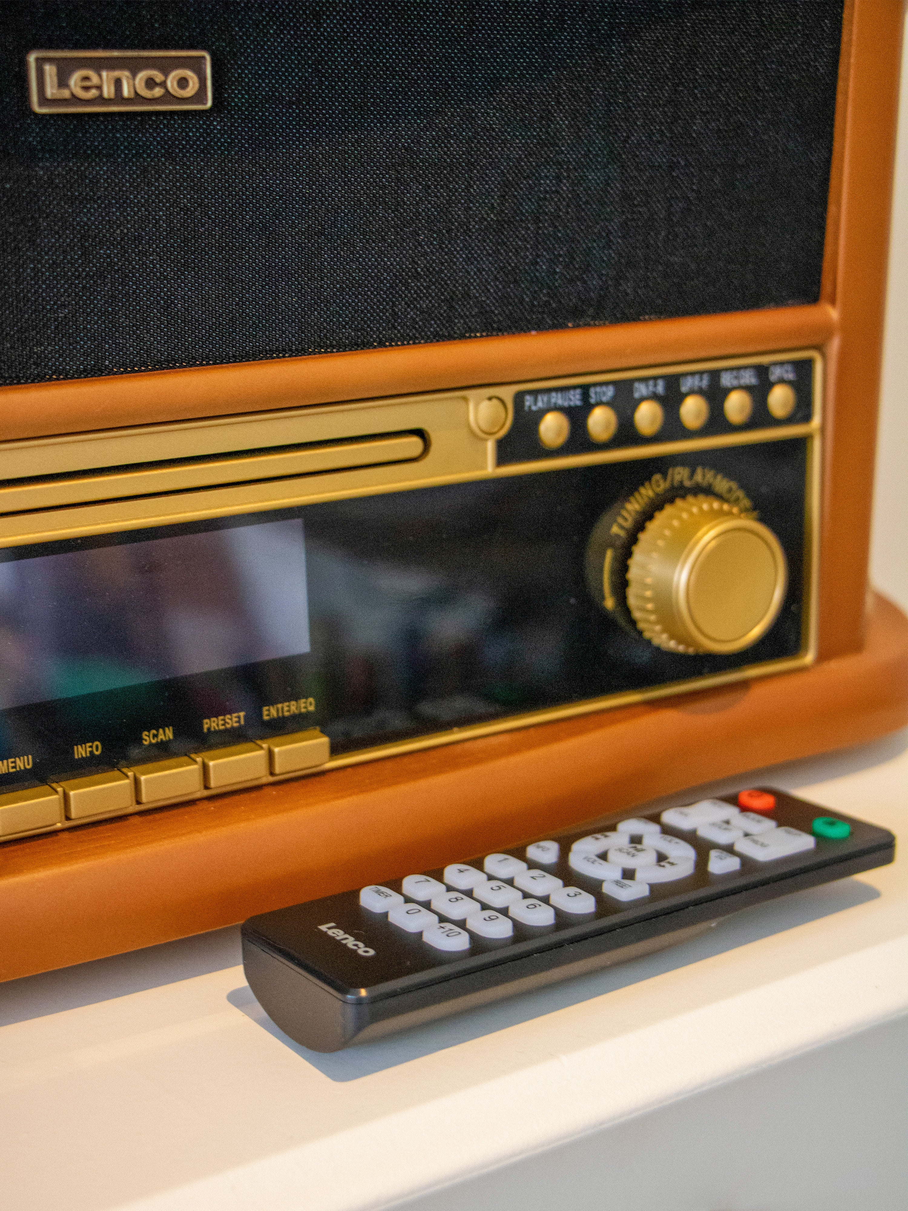 Classic Phono TCD-2571WD - Platine vinyle rétro en bois avec Bluetooth®, radio DAB+/FM, encodage USB, lecteur CD, lecteur de cassette et haut-parleurs intégrés - Bois - Image 19