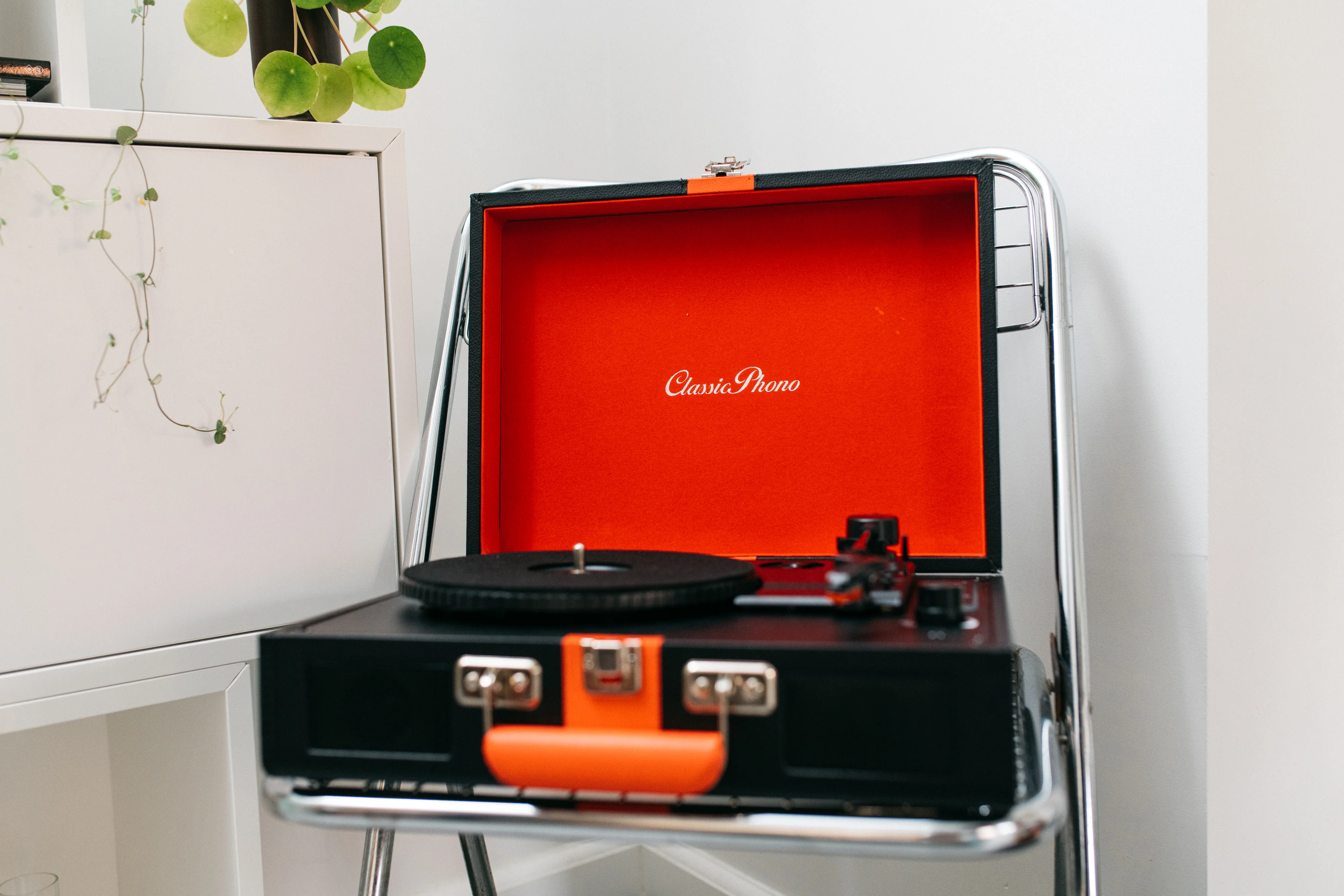 Classic Phono TT-110BKRD - Platine vinyle Bluetooth® avec haut-parleurs intégrés - Noir Rouge - Image 8