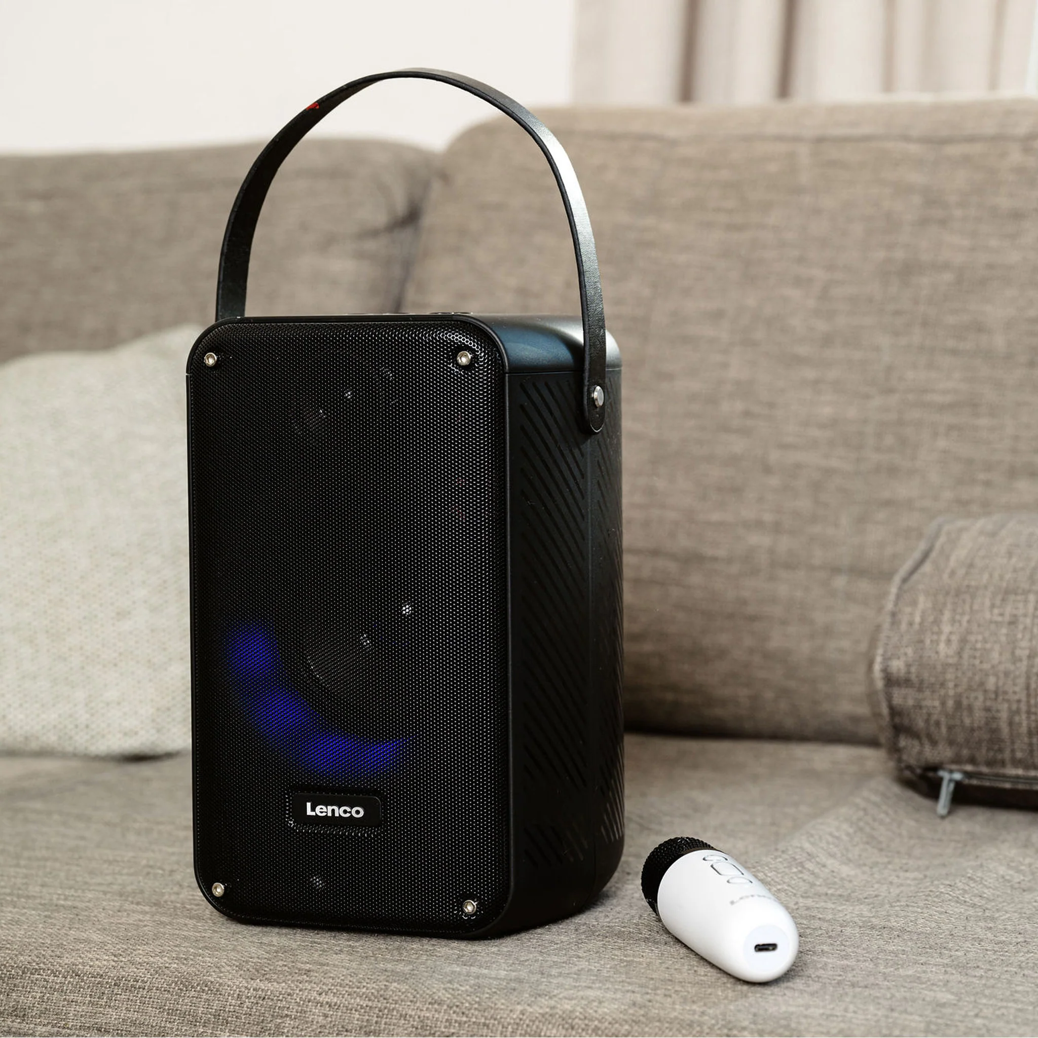 LENCO BTC-060BK - Ensemble de karaoké avec Bluetooth®, batterie rechargeable, microphone karaoké sans fil et éclairage LED disco - Image 13