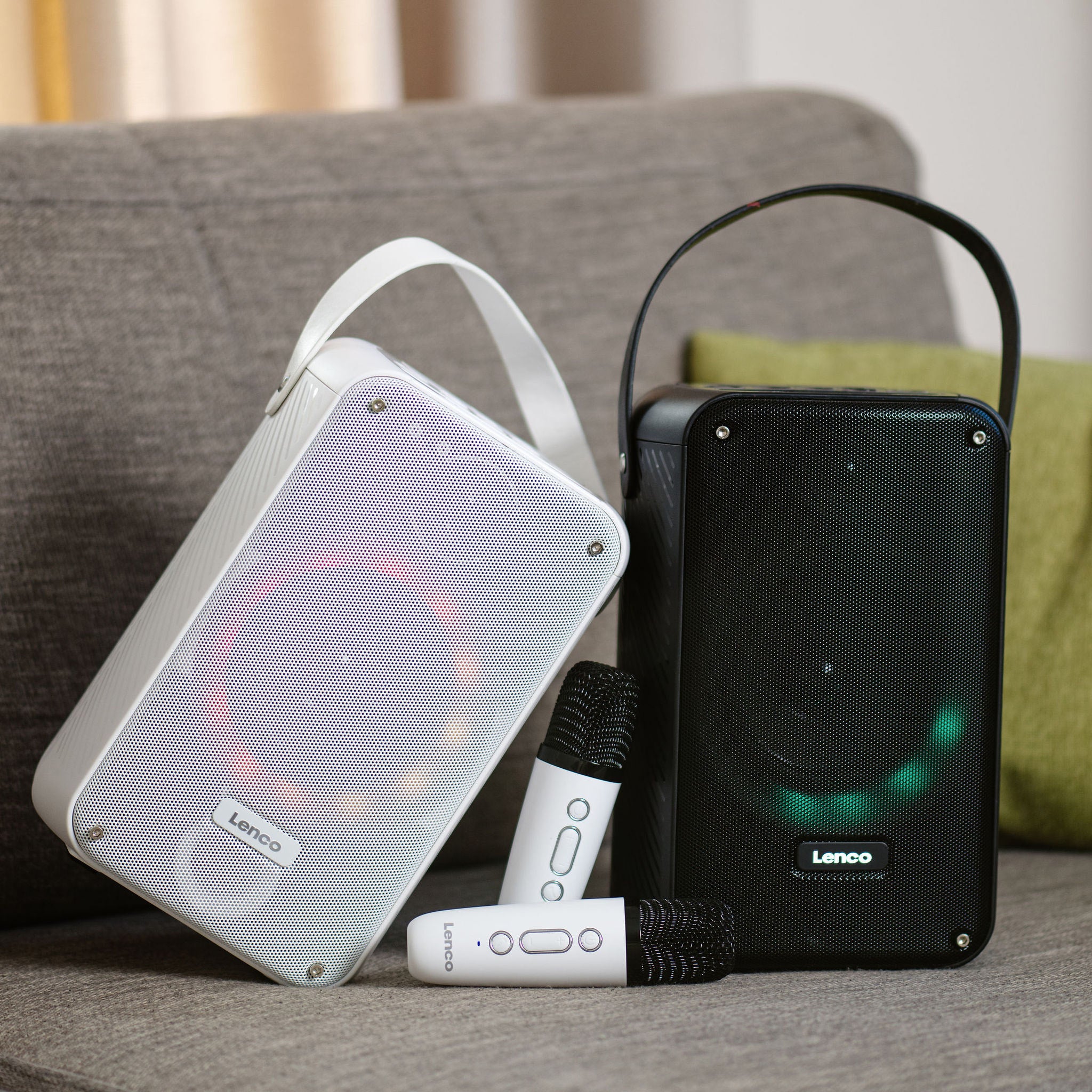 LENCO BTC-060BK - Ensemble de karaoké avec Bluetooth®, batterie rechargeable, microphone karaoké sans fil et éclairage LED disco - Image 19