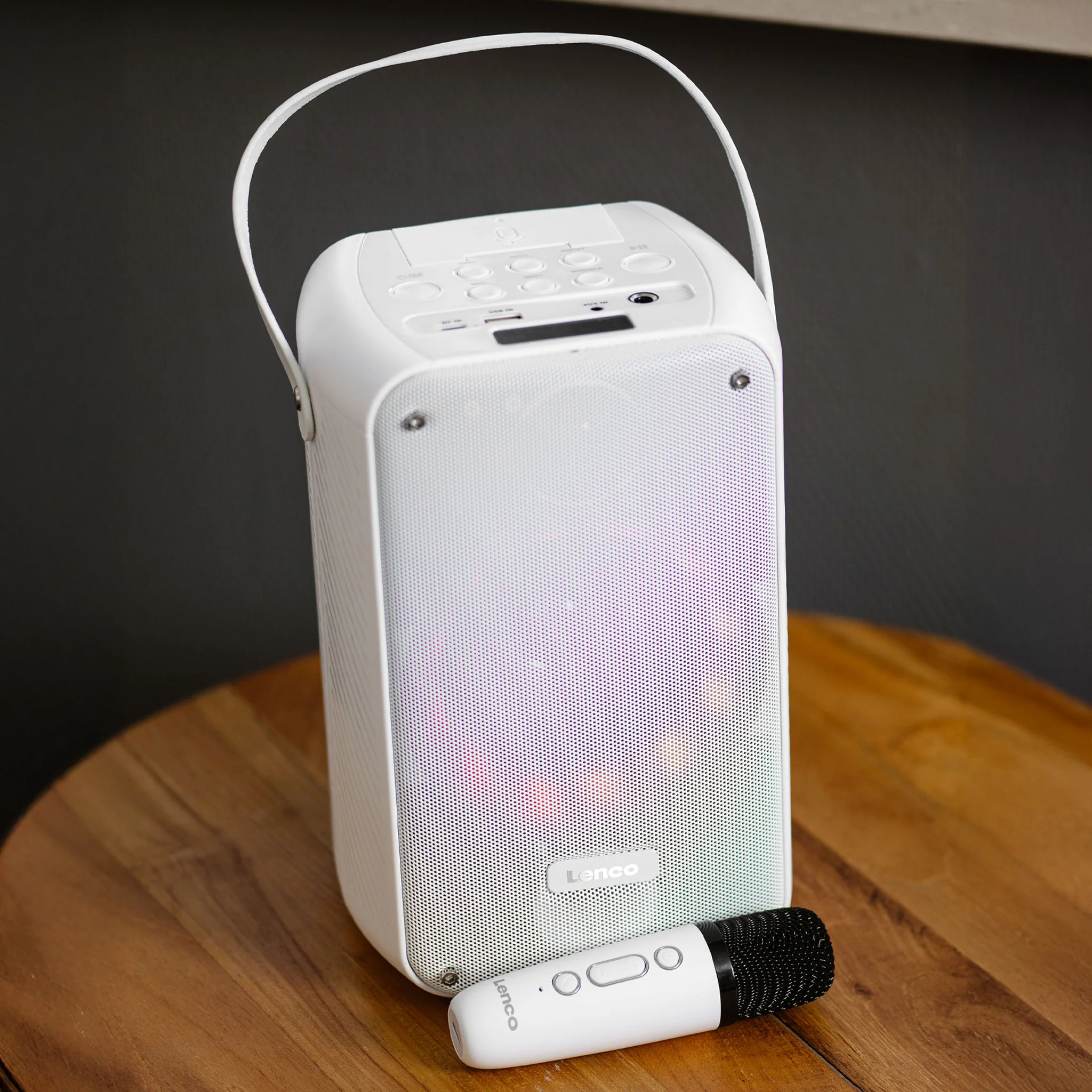 LENCO BTC-060WH - Ensemble de karaoké avec Bluetooth®, batterie rechargeable, microphone karaoké sans fil et éclairage LED disco - Blanc - Image 12