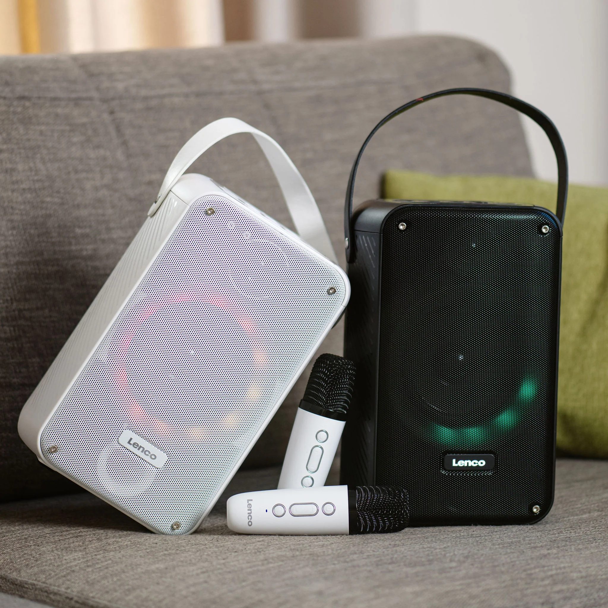 LENCO BTC-060WH - Ensemble de karaoké avec Bluetooth®, batterie rechargeable, microphone karaoké sans fil et éclairage LED disco - Blanc - Image 13