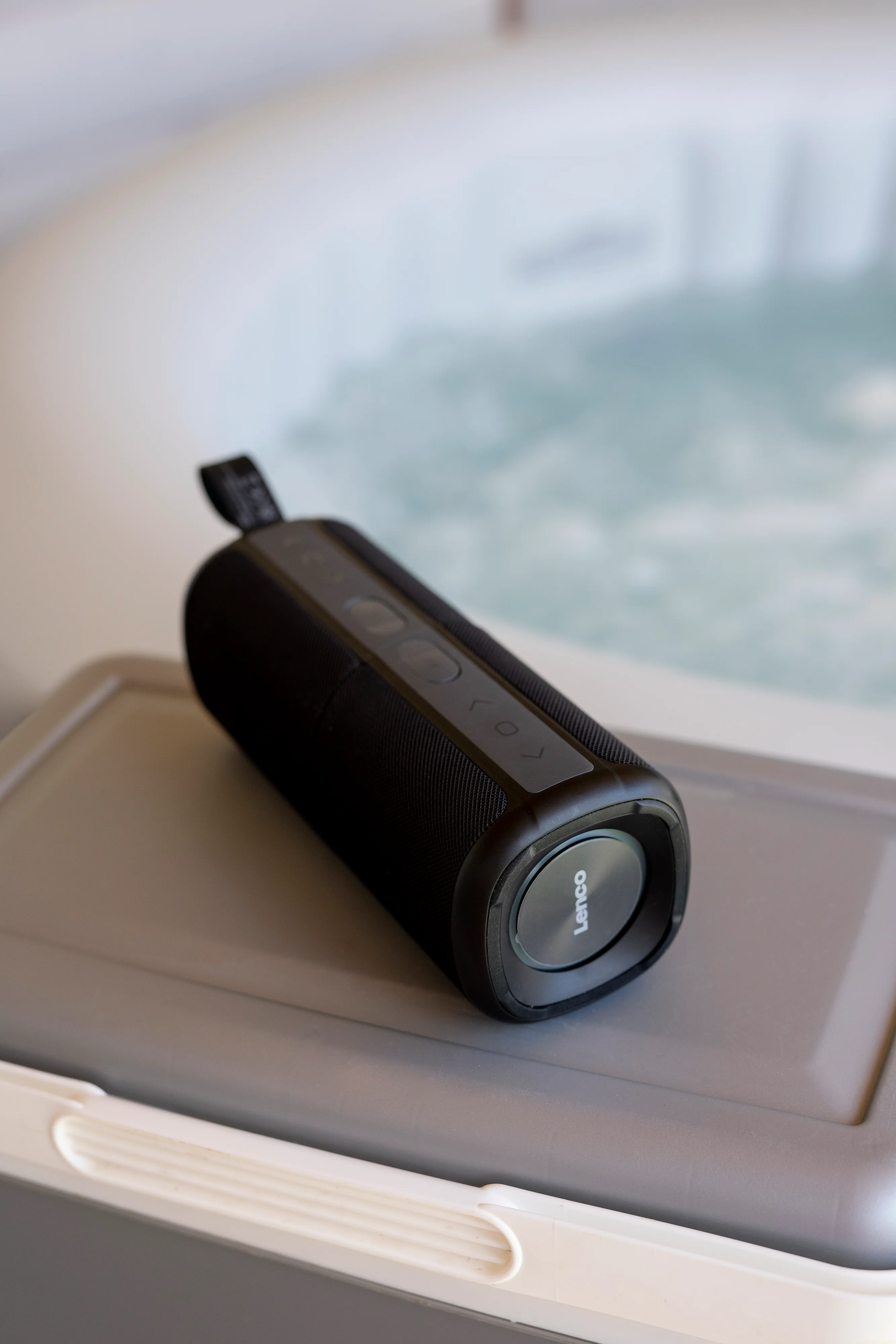 Lenco BTP-400BK - Enceinte Bluetooth® 2 en 1 - étanche (IPX7), noire - Image 13