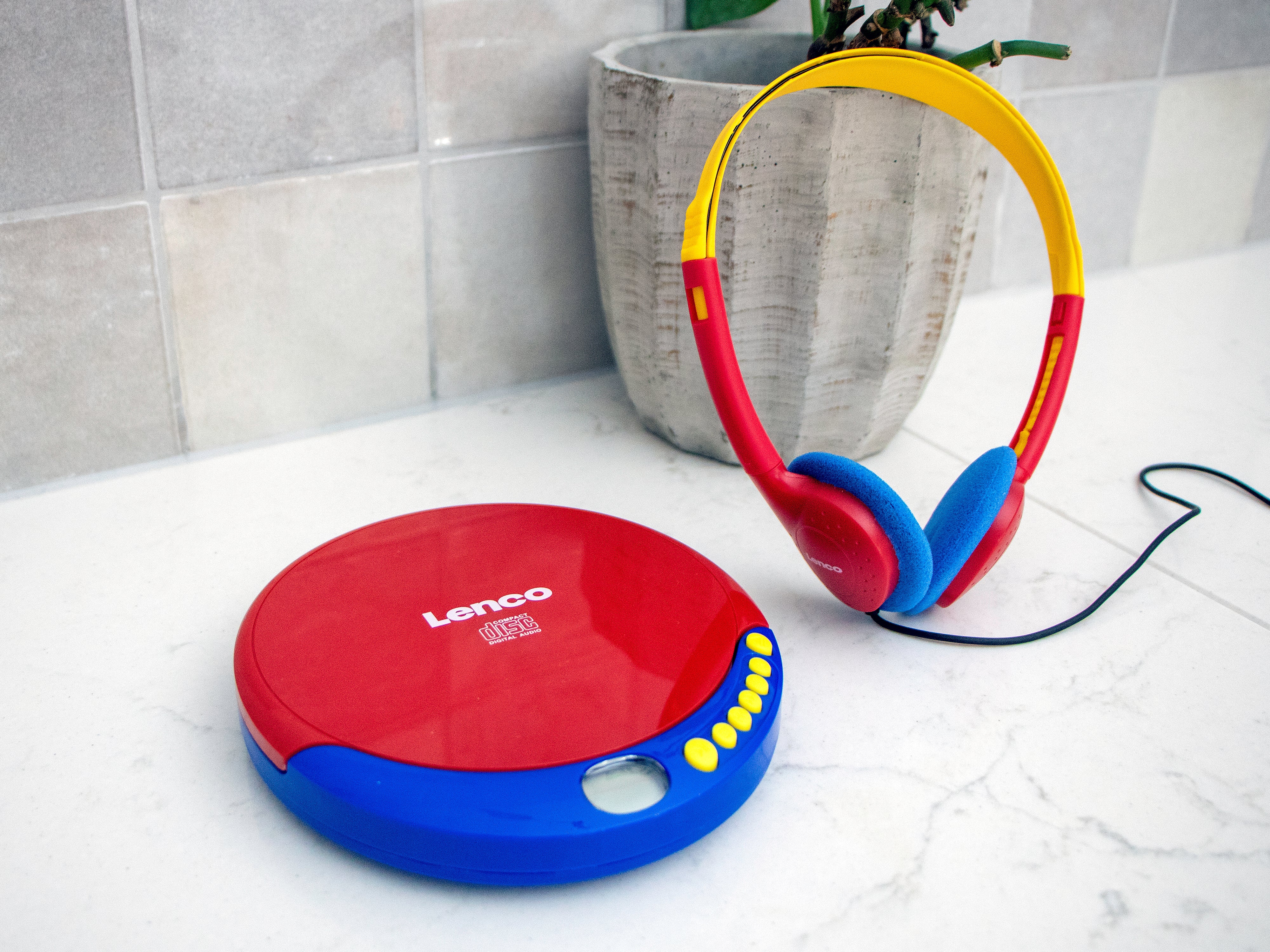Lenco CD-021KIDS - Lecteur CD portable pour enfants avec casque, piles rechargeables et limiteur de son intégré - Multicolore - Image 10