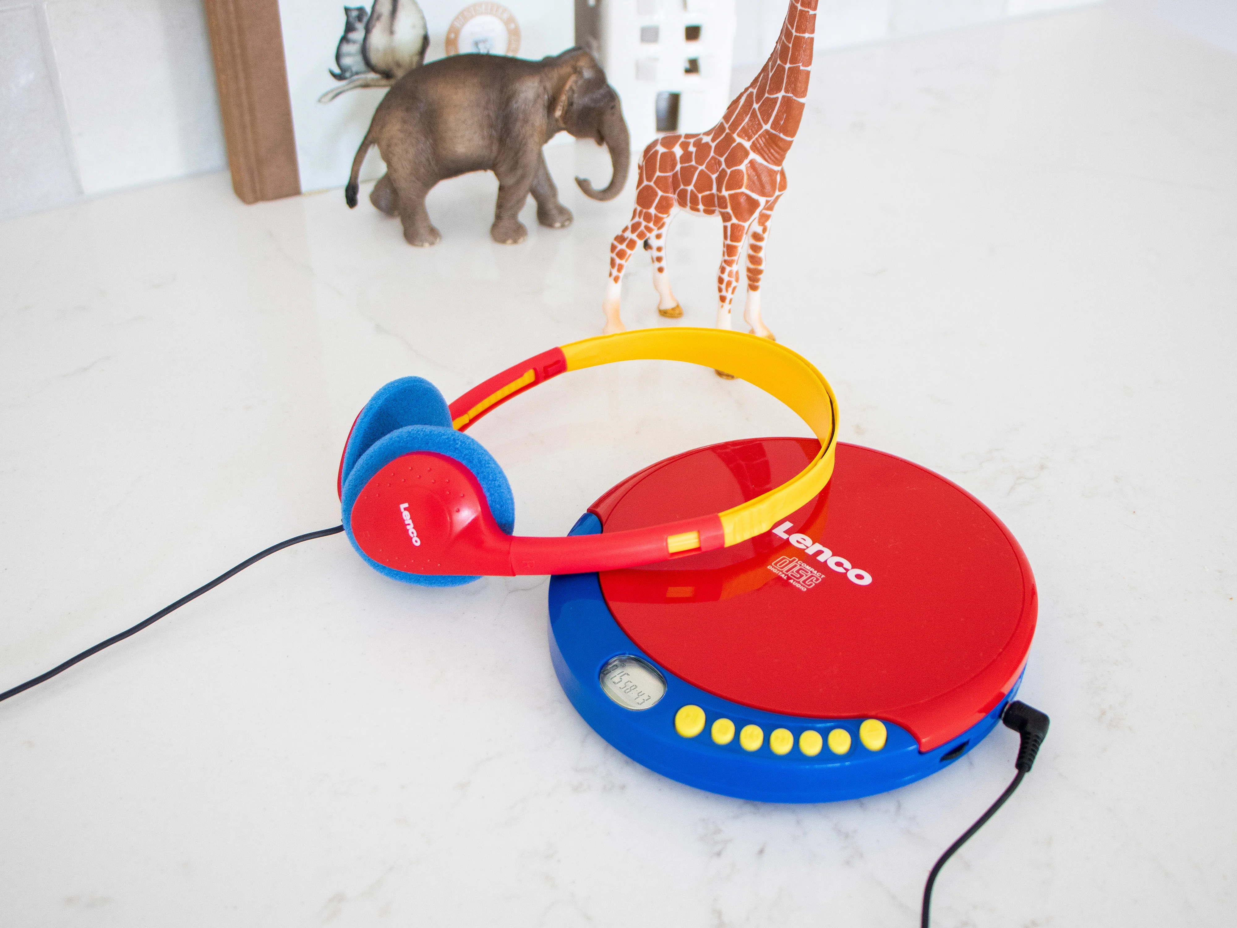 Lenco CD-021KIDS - Lecteur CD portable pour enfants avec casque, piles rechargeables et limiteur de son intégré - Multicolore - Image 11