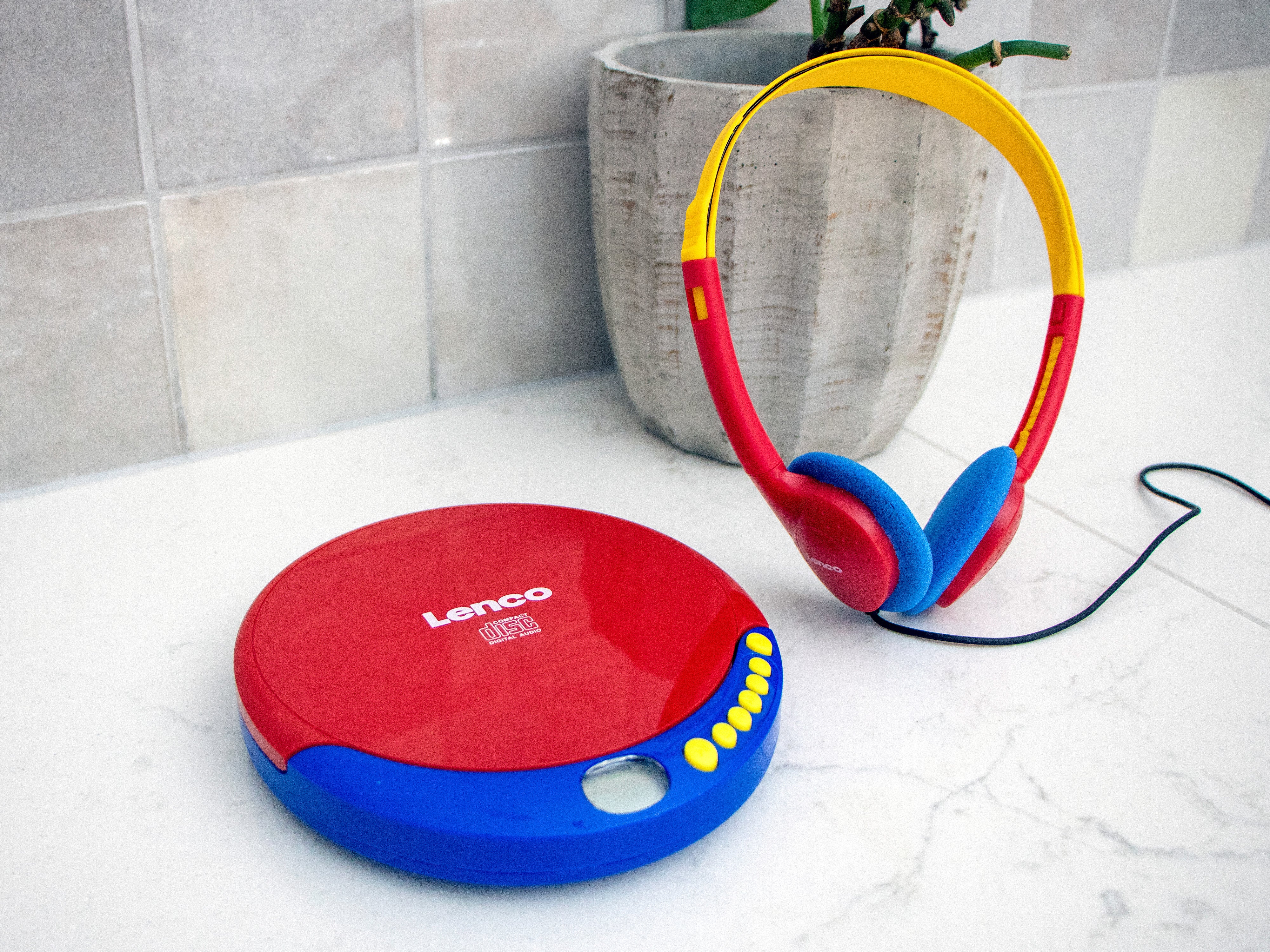 Lenco CD-021KIDS - Lecteur CD portable pour enfants avec casque, piles rechargeables et limiteur de son intégré - Multicolore - Image 14