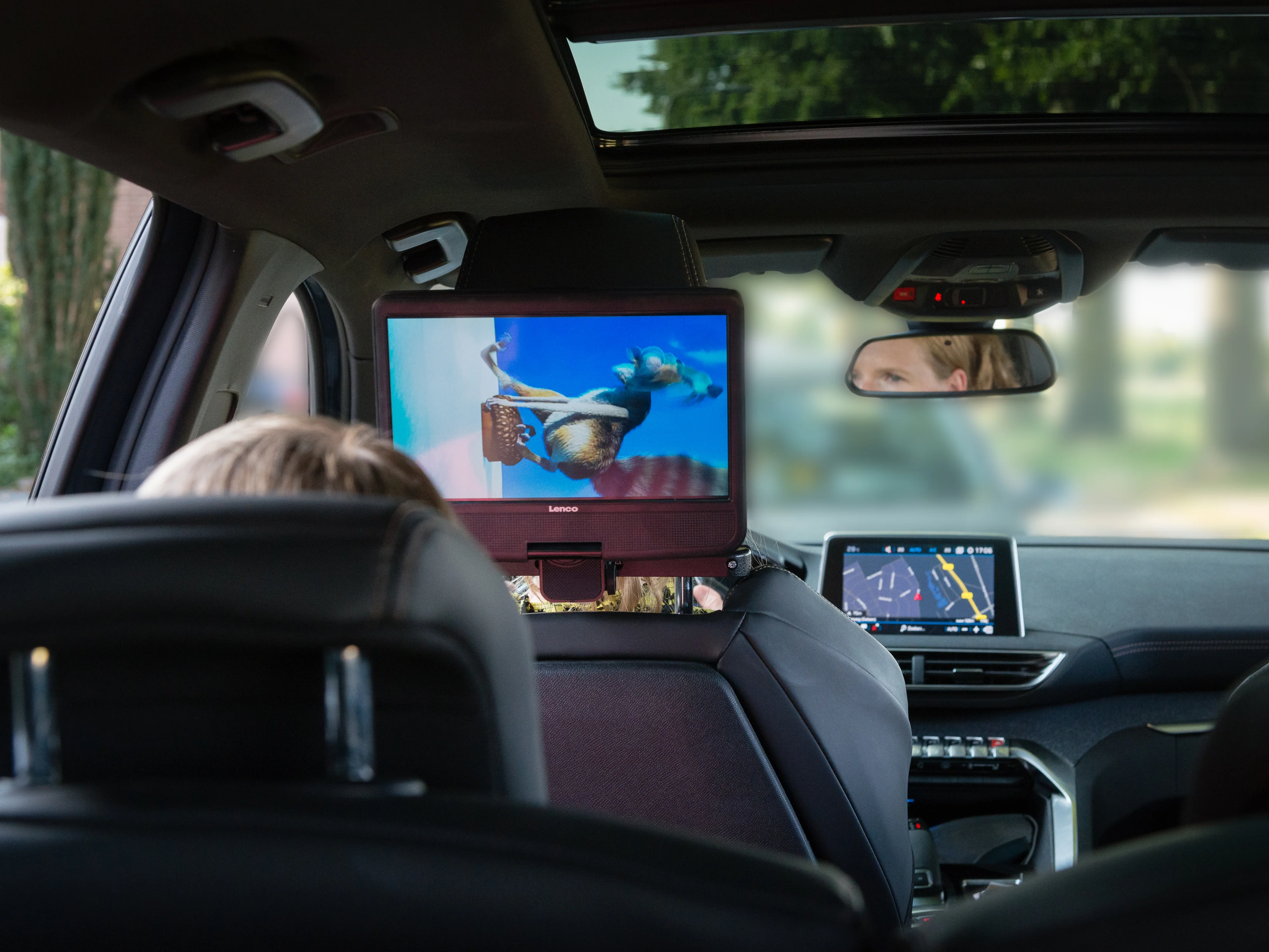 Lenco DVP-1046BK - Deux lecteurs DVD portables de 10 pouces avec batterie rechargeable, deux casques et deux supports de montage pour la voiture - Noir - Image 12