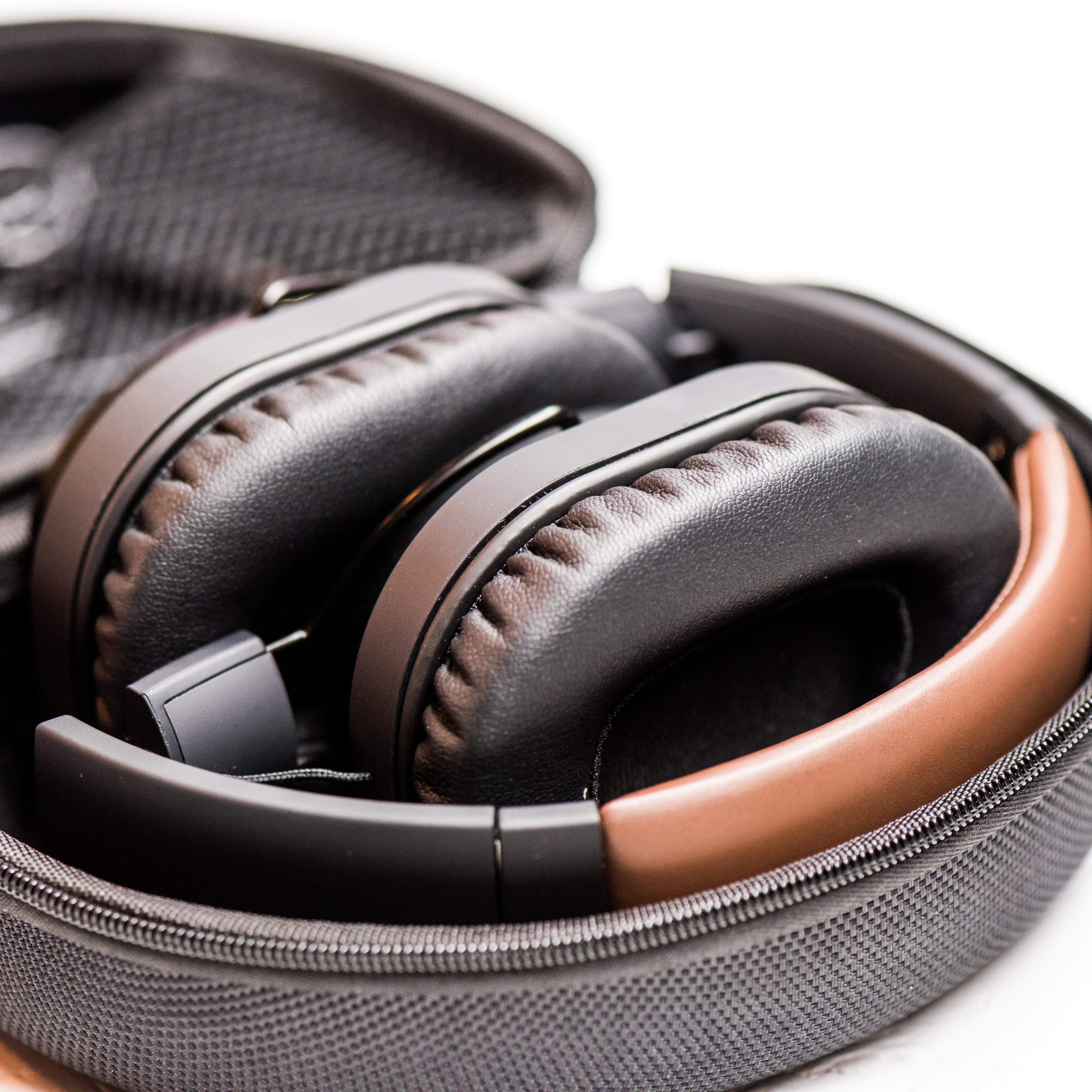 Lenco HPB-730BN - Casque Bluetooth® avec réduction active du bruit - Marron - Image 6