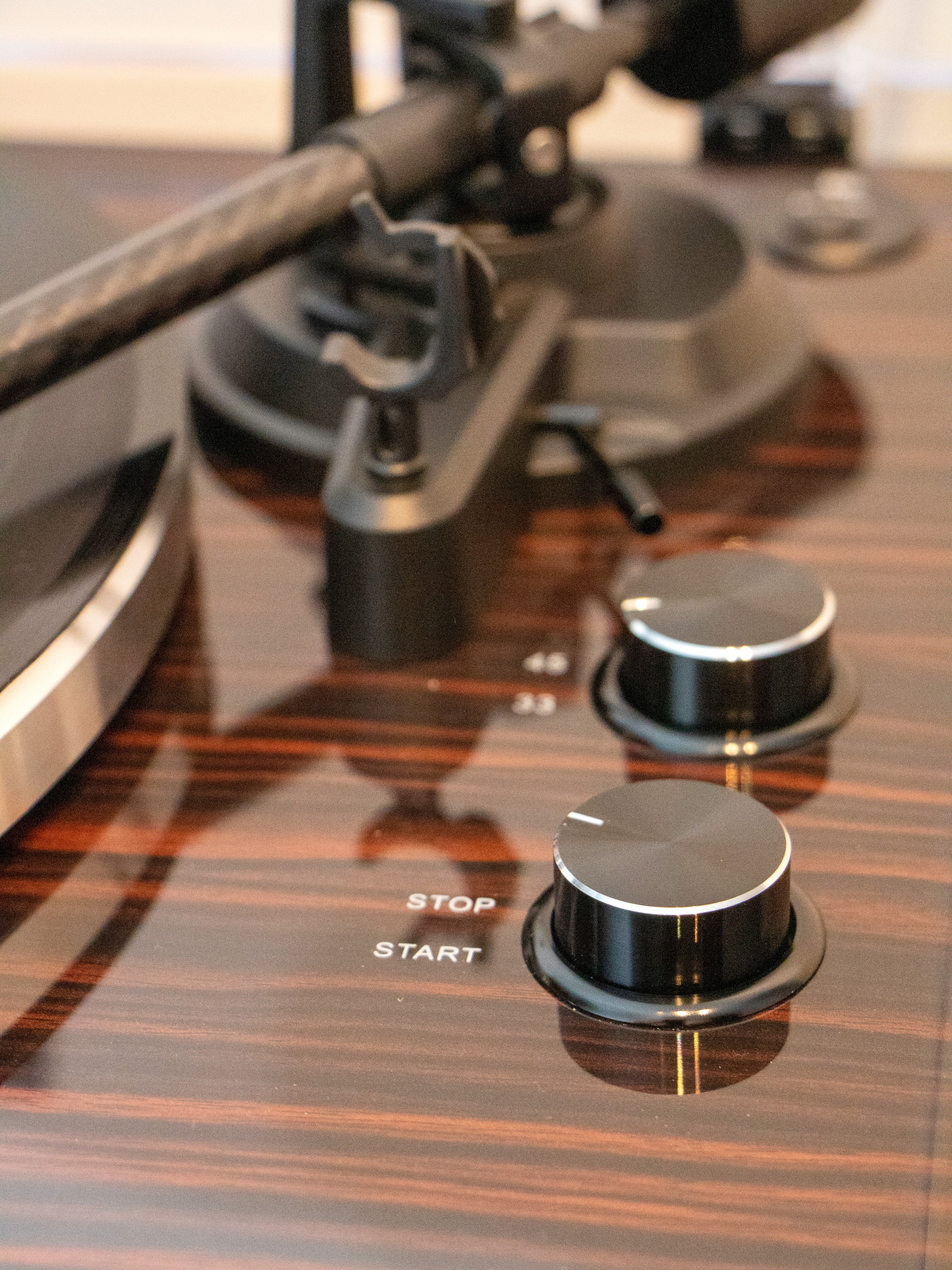 Lenco LBT-345WA - Platine vinyle avec Bluetooth® et cellule Ortofon 2M Red, stabilisateur de plateau chromé inclus - Noyer - Image 22
