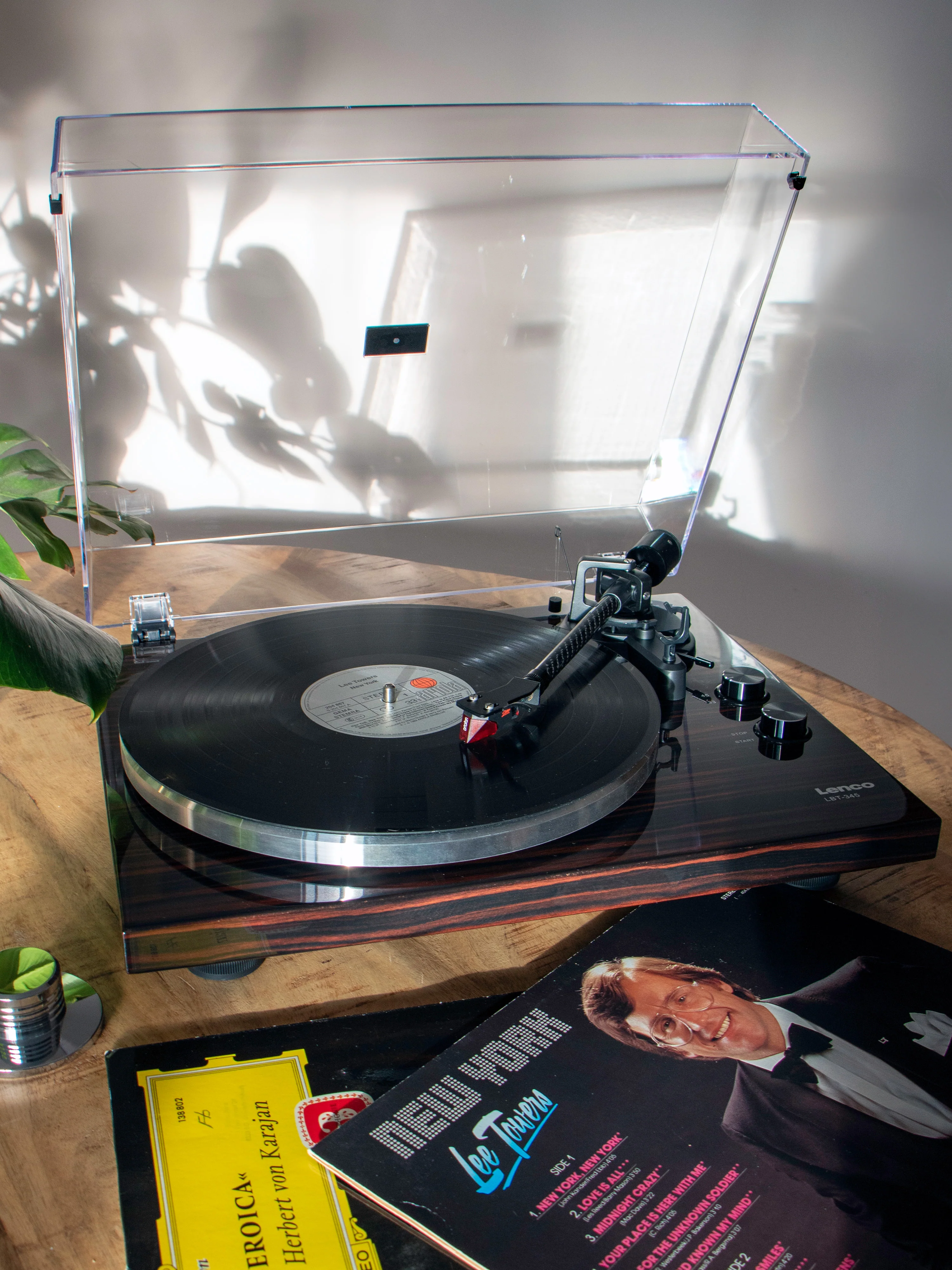 Lenco LBT-345WA - Platine vinyle avec Bluetooth® et cellule Ortofon 2M Red, stabilisateur de plateau chromé inclus - Noyer - Image 30