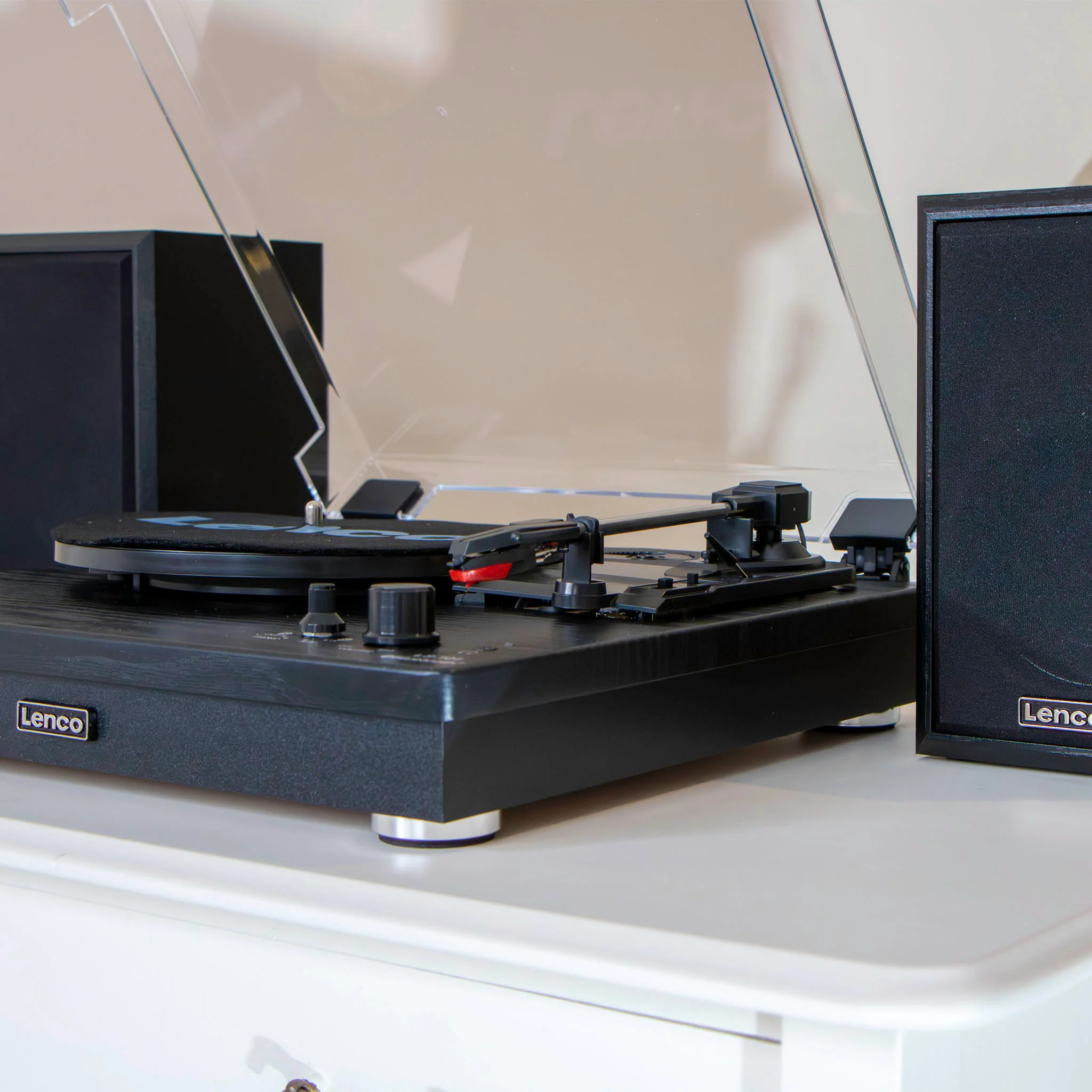 Lenco LS-100BK - Platine vinyle avec réception Bluetooth® et deux enceintes externes - Noir - Image 13