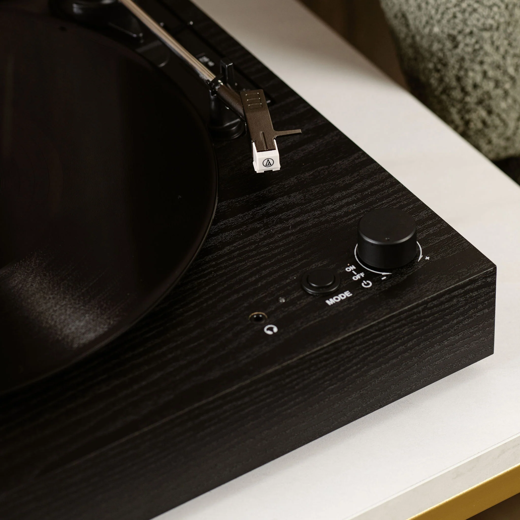 Lenco LS-15BK - Platine vinyle avec Bluetooth®, deux haut-parleurs intégrés et cellule AT3600L - Noir - Image 19