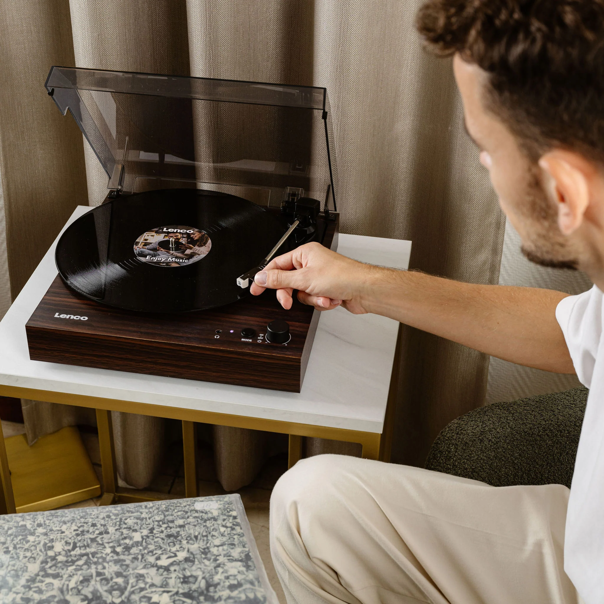 Lenco LS-15WD - Platine vinyle avec Bluetooth®, deux haut-parleurs intégrés et cellule AT3600L - Bois - Image 21