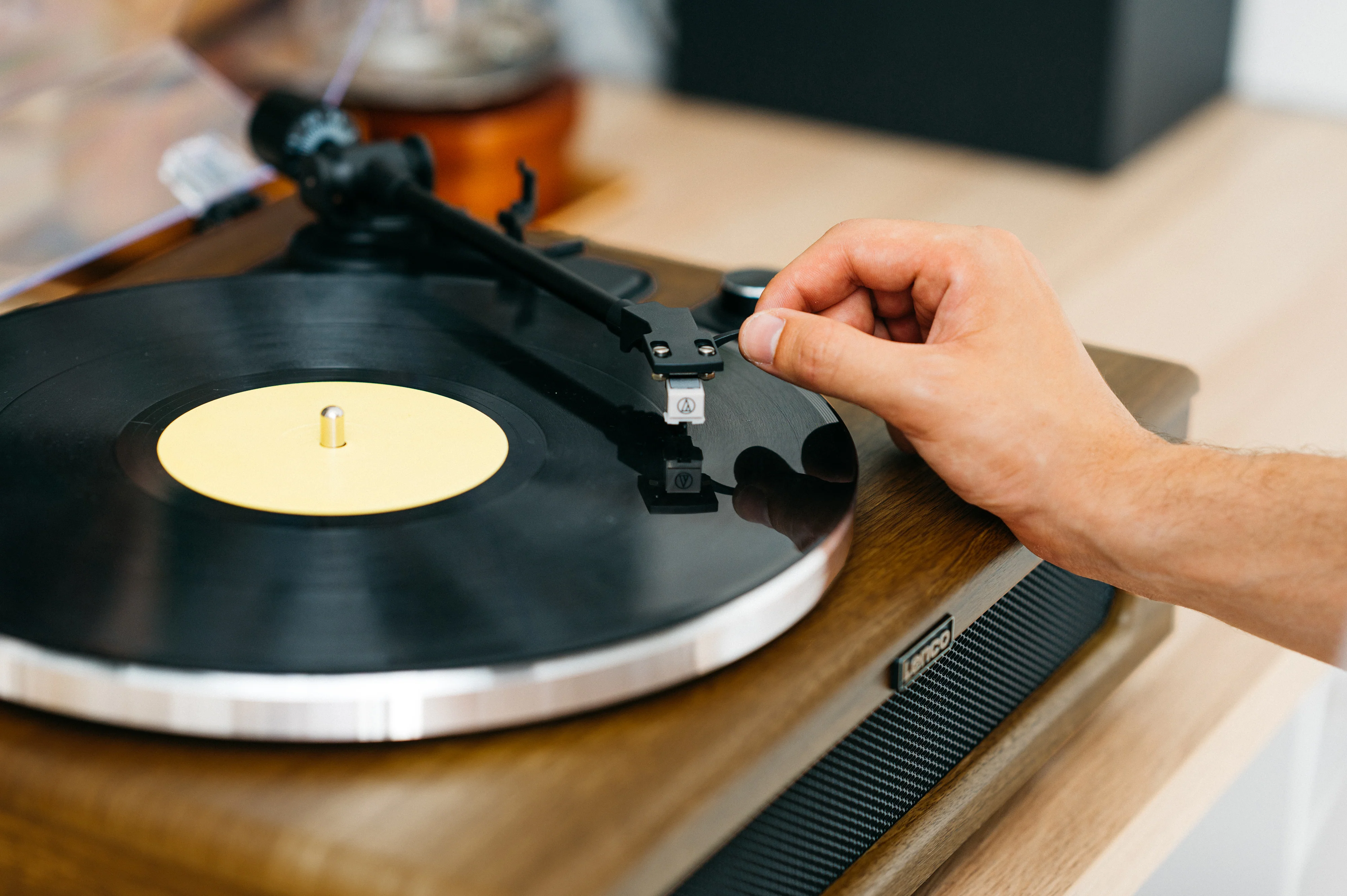 Lenco LS-410WA - Platine vinyle avec 4 haut-parleurs - Bois - Image 14