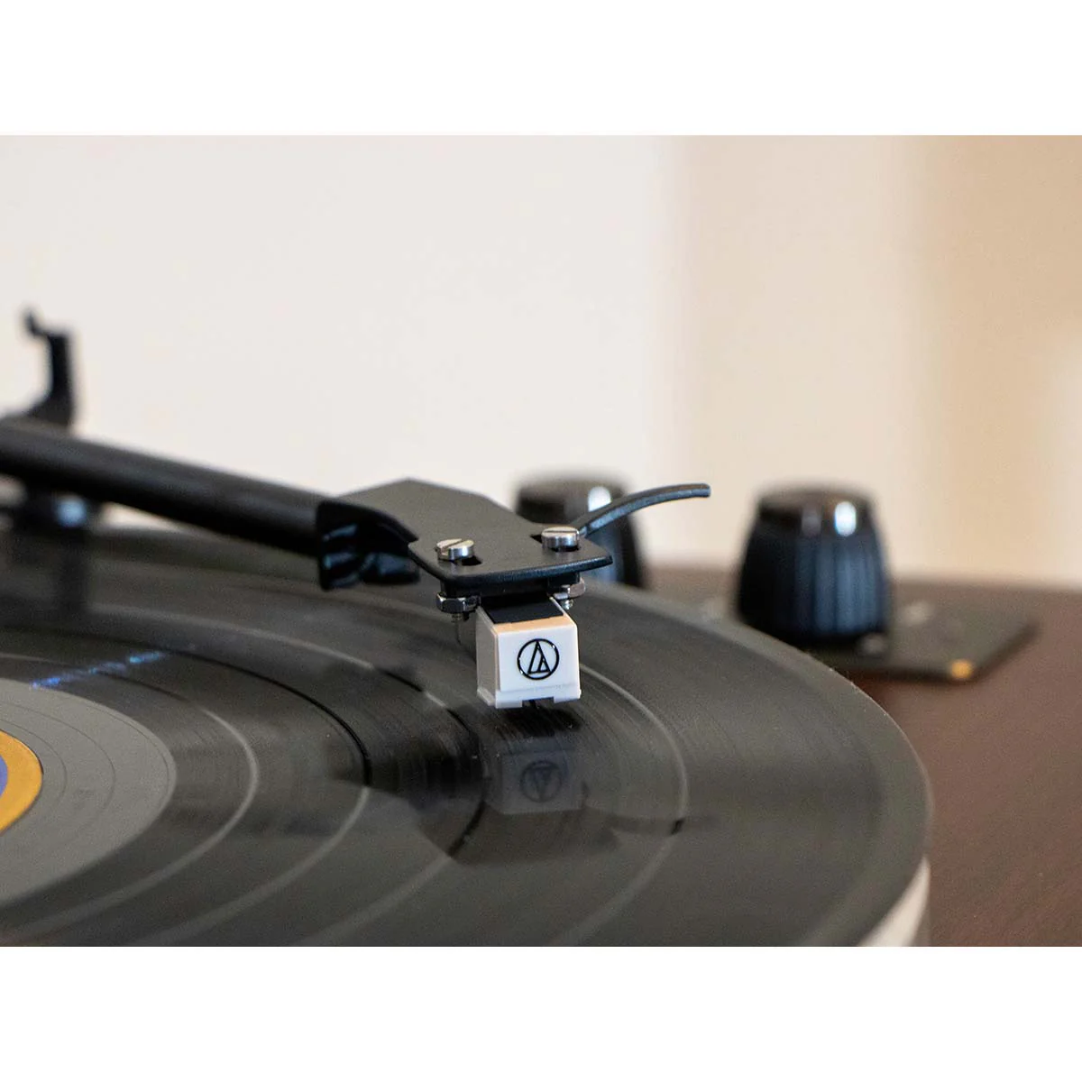 Lenco LS-470WA - Platine vinyle avec haut-parleurs intégrés et Bluetooth® - Noyer - Image 21