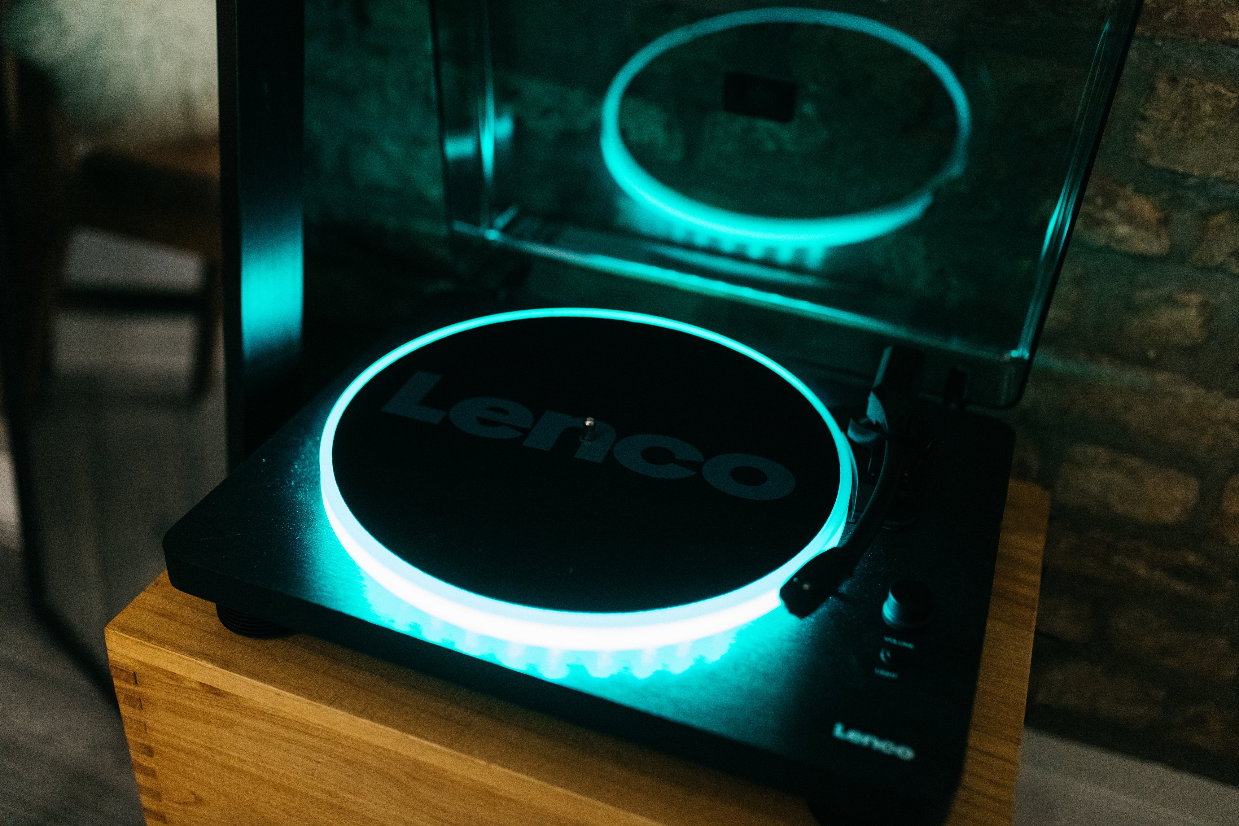 Lenco LS-50LEDBK - Platine vinyle avec haut-parleurs intégrés et éclairage LED - Noir - Image 19
