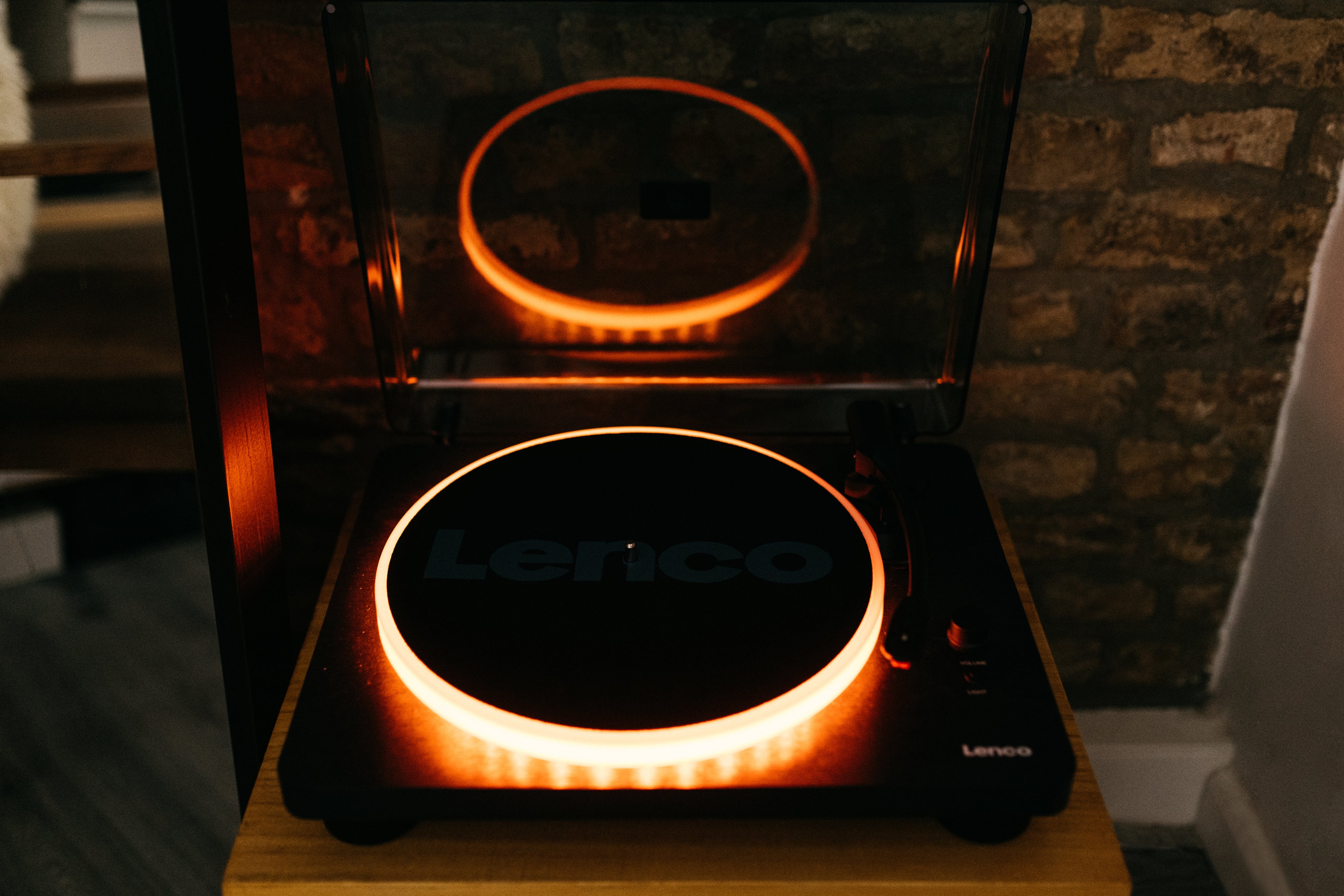 Lenco LS-50LEDBK - Platine vinyle avec haut-parleurs intégrés et éclairage LED - Noir - Image 20