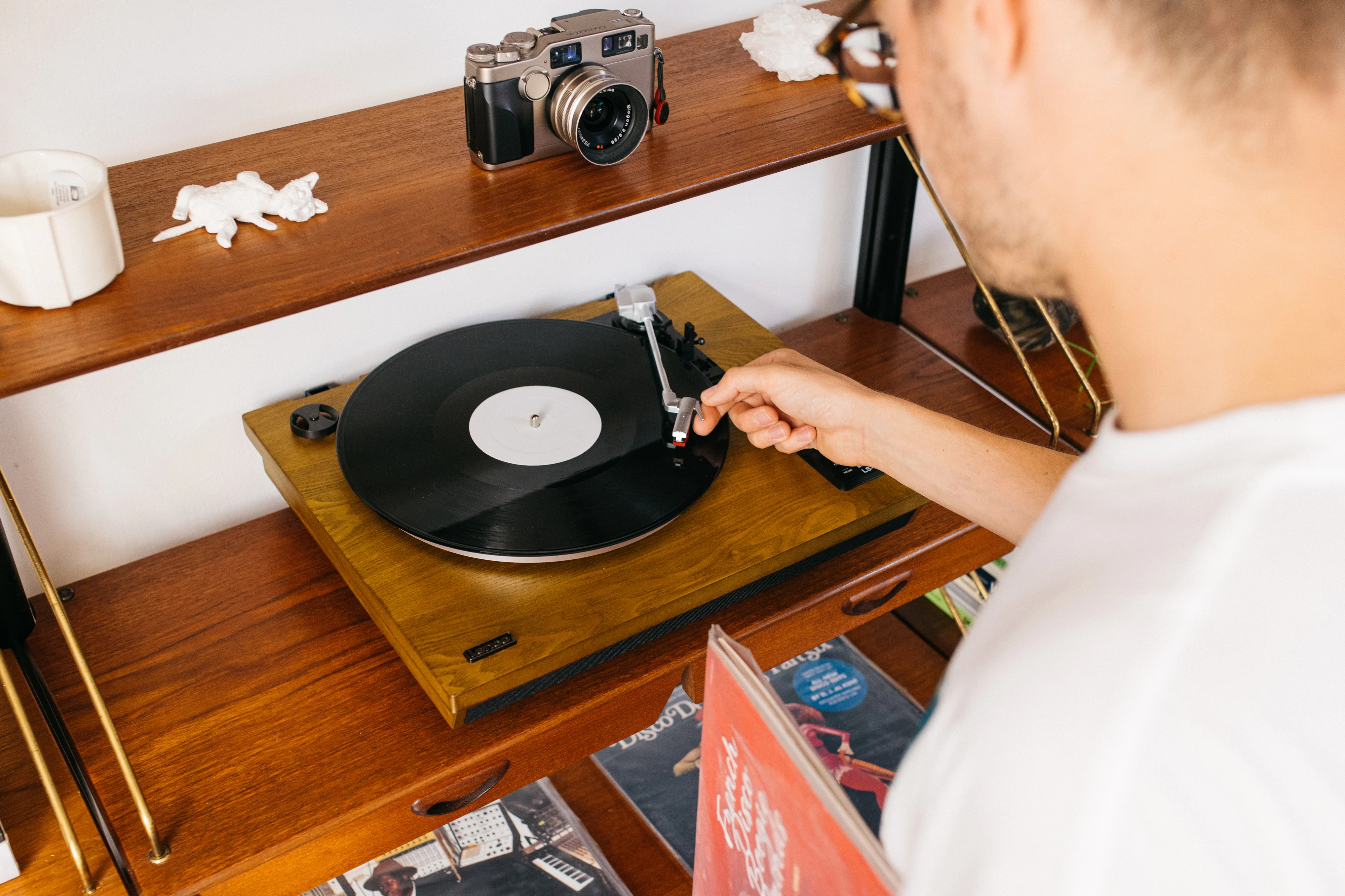 Lenco LS-55WA - Platine vinyle avec Bluetooth®, USB, MP3, haut-parleurs - Bois - Image 18