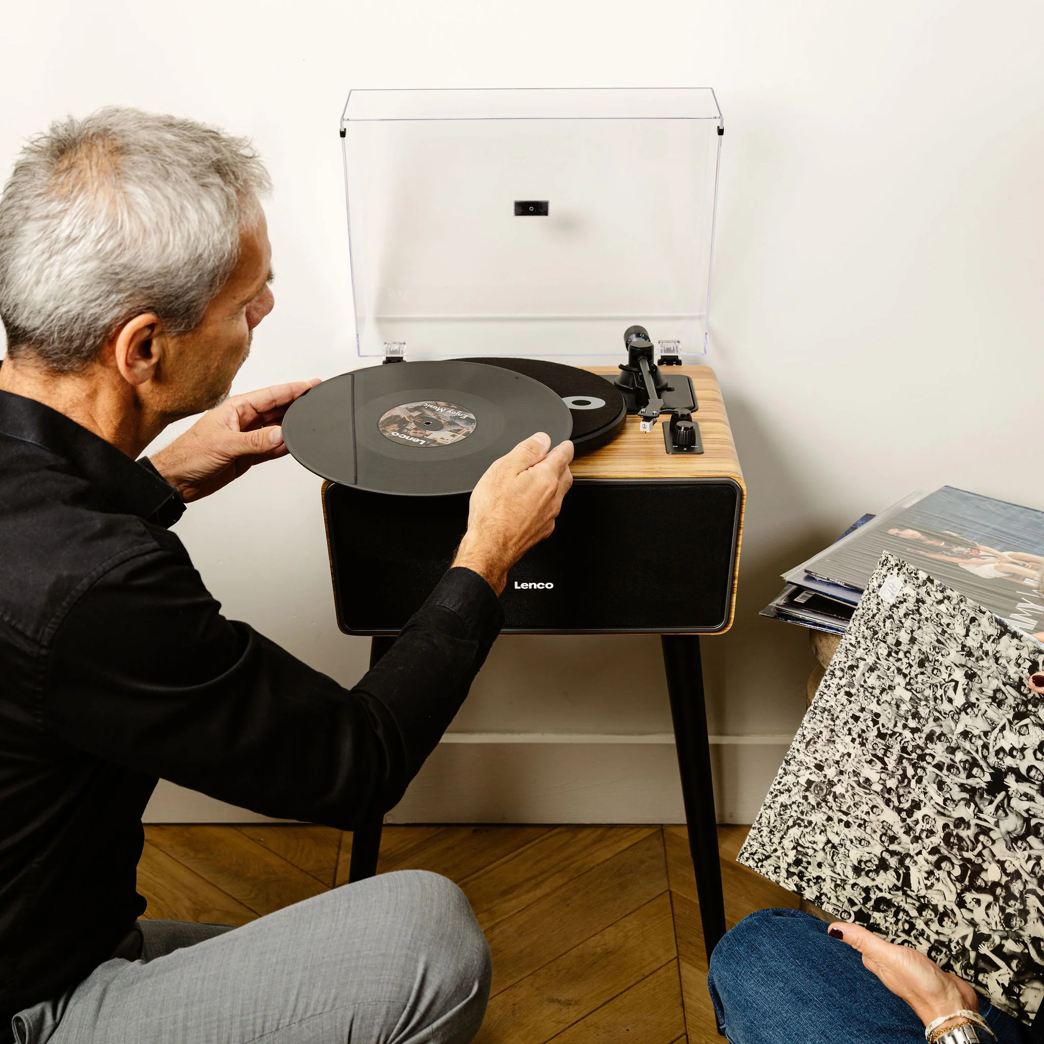 Lenco LS-570OK - Platine vinyle avec haut-parleurs intégrés et Bluetooth® - Platine vinyle sur pieds - Chêne - Image 16