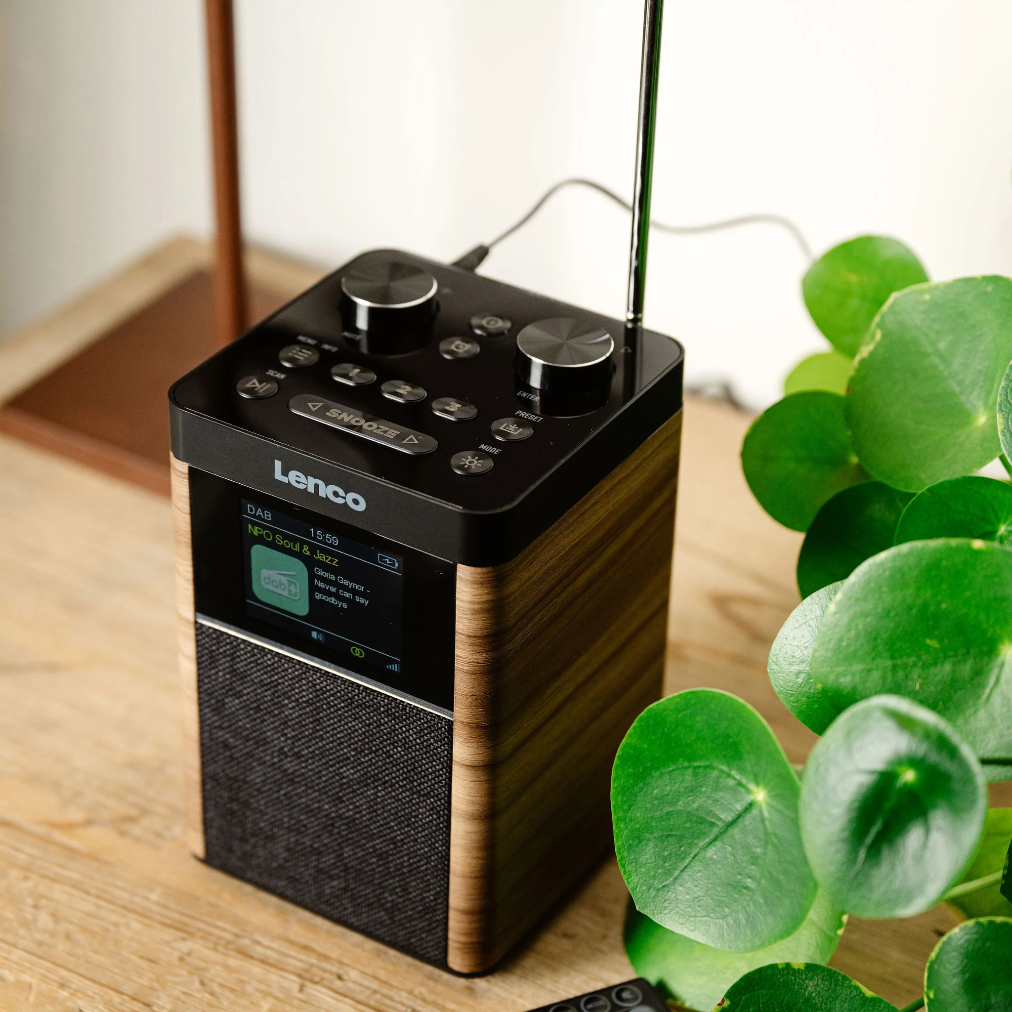 Lenco PDR-060WD - Radio portable DAB+/FM Bluetooth, haut-parleur 10W, batterie 14H - Noir - Image 15
