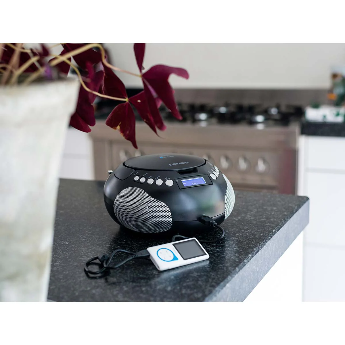 Lenco SCD-331BK - Radio et lecteur CD/MP3 portable avec USB et Bluetooth® - Radio alimentée par batterie ou par secteur - Image 10