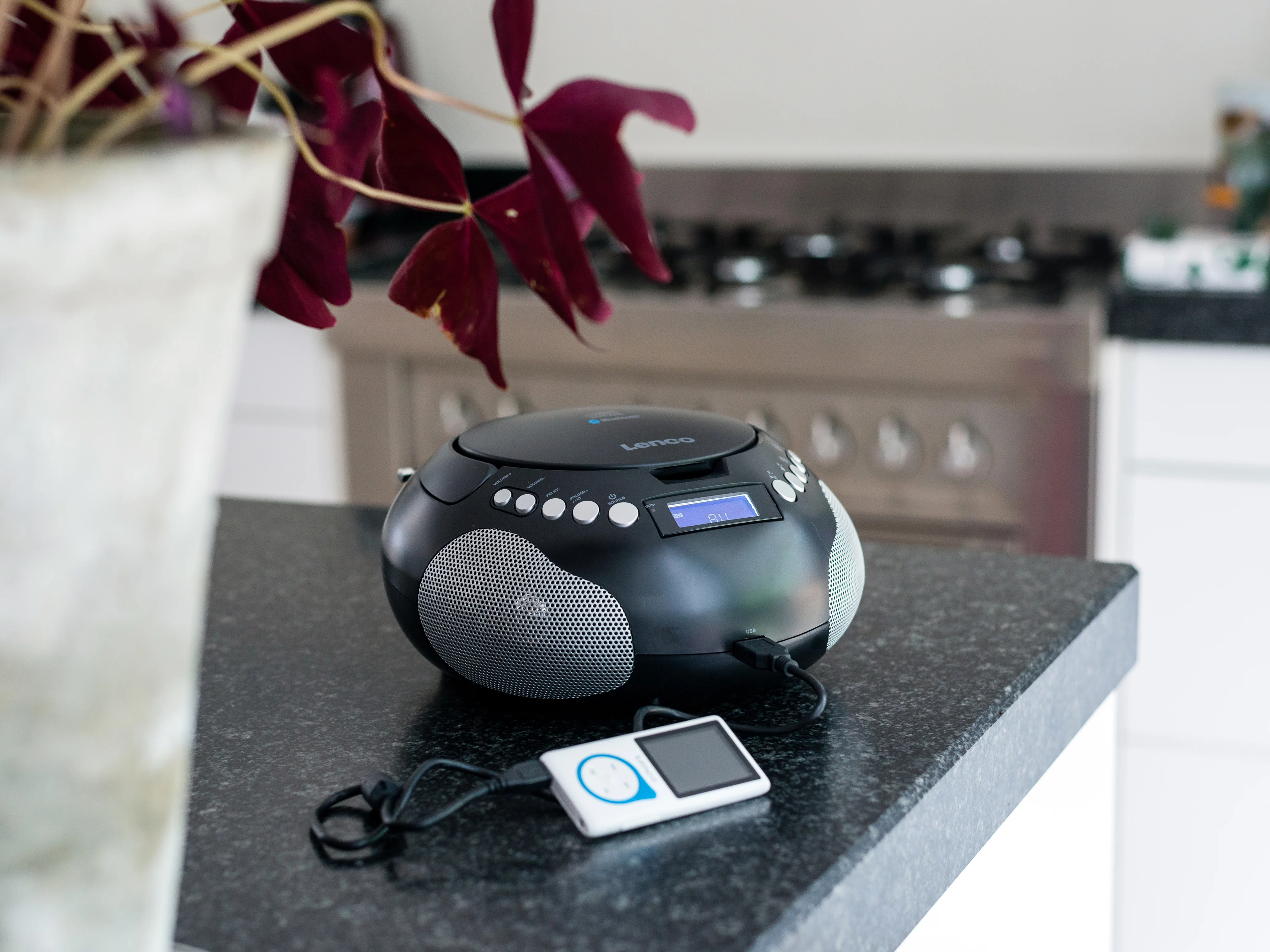 Lenco SCD-331BK - Radio et lecteur CD/MP3 portable avec USB et Bluetooth® - Radio alimentée par batterie ou par secteur - Image 13