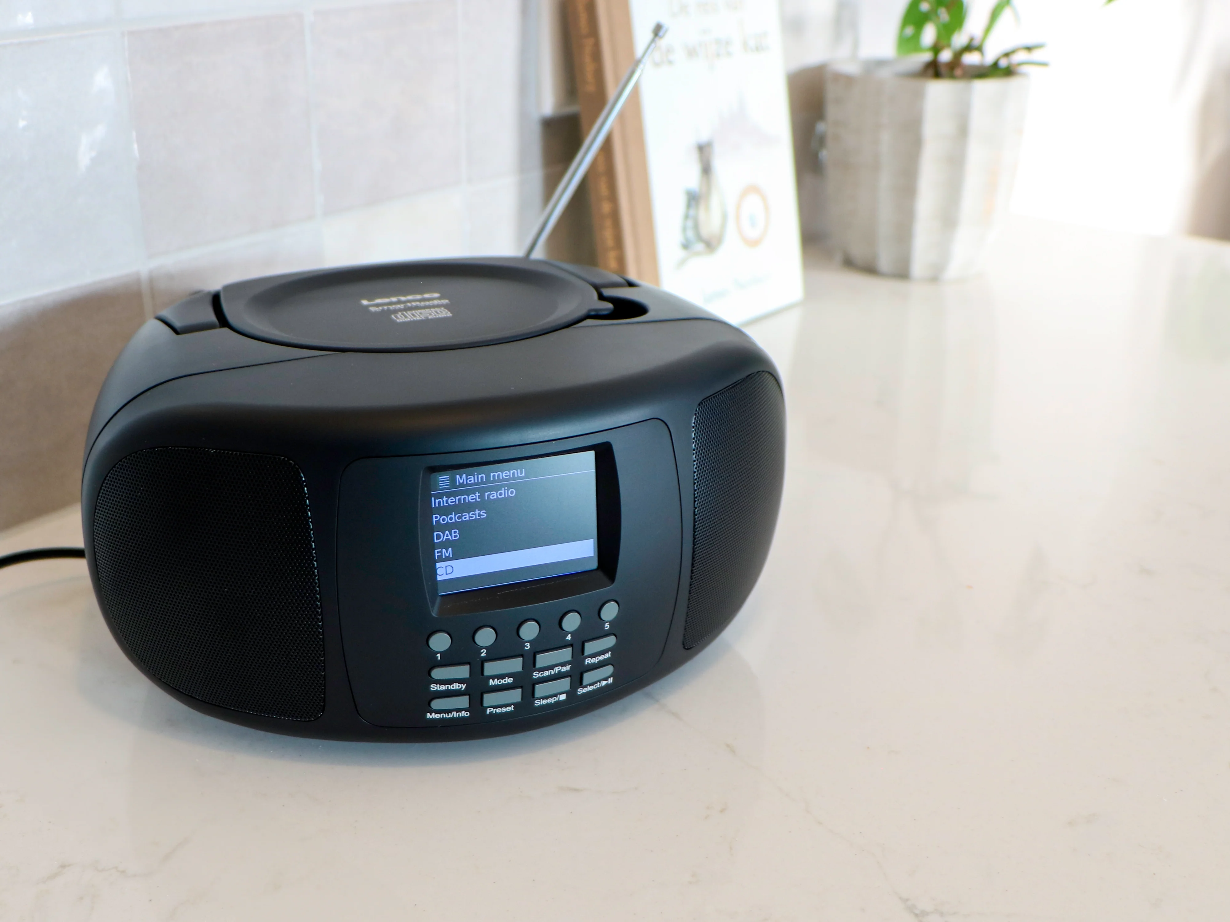 Lenco SCD-6000BK - Radio Internet portable avec DAB+/FM, Bluetooth®, lecteur CD et grand écran LCD couleur - Noir - Image 20