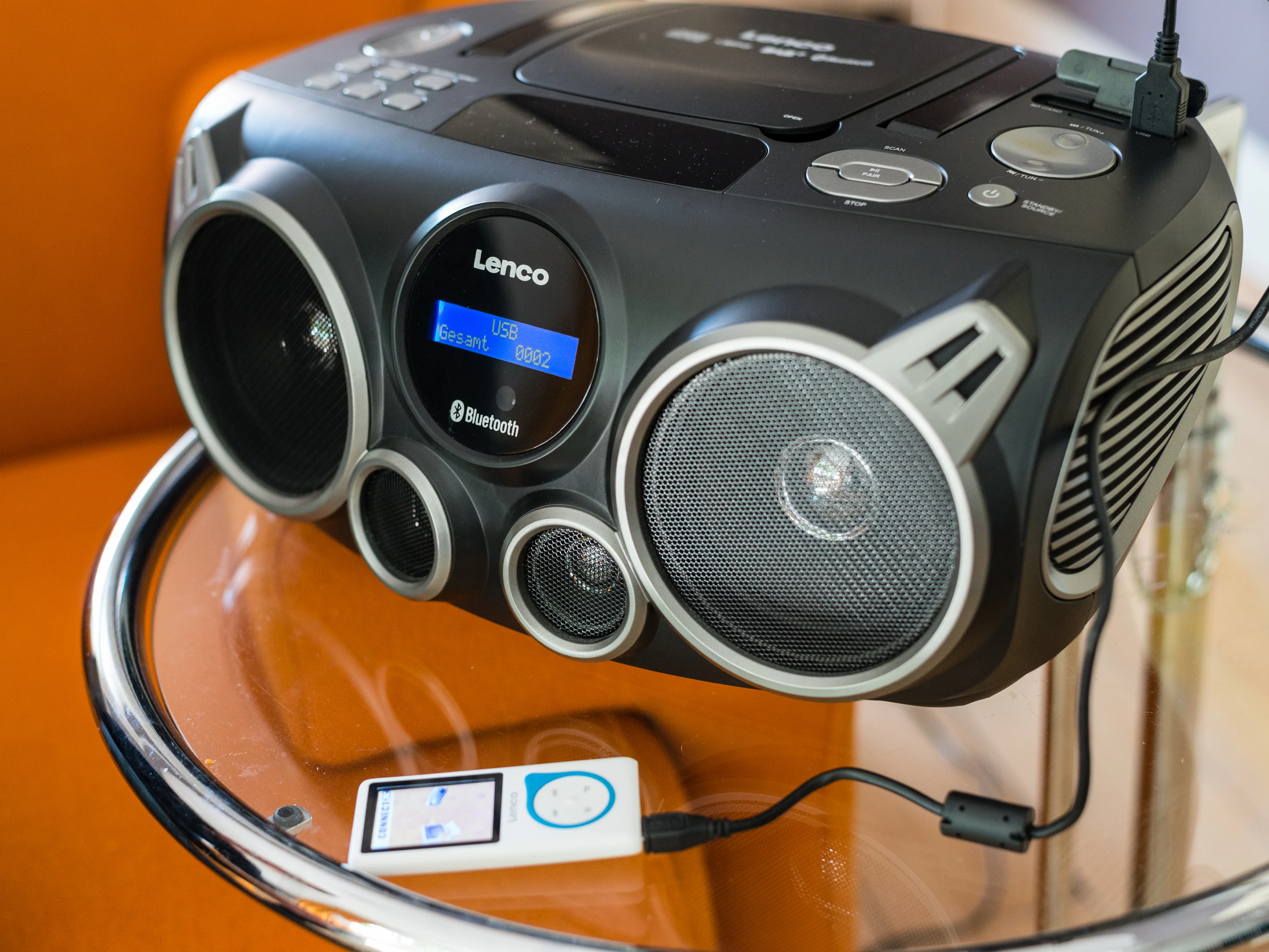 Lenco SCD-685BK - Radio DAB+/FM/lecteur CD portable avec connexions Bluetooth® et USB et emplacement pour carte SD - Noir - Image 15