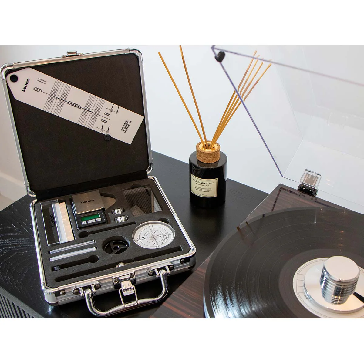 Lenco TTA-12IN1PRO - Set d'accessoires professionnel 12-en-1 pour platine vinyle et kit de nettoyage pour disques vinyles - Argent - Image 20