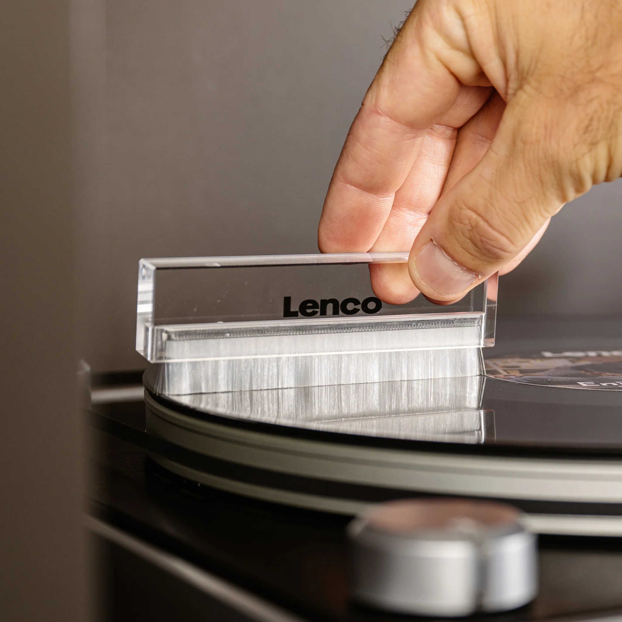 Lenco TTA-12IN1PRO - Set d'accessoires professionnel 12-en-1 pour platine vinyle et kit de nettoyage pour disques vinyles - Argent - Image 31