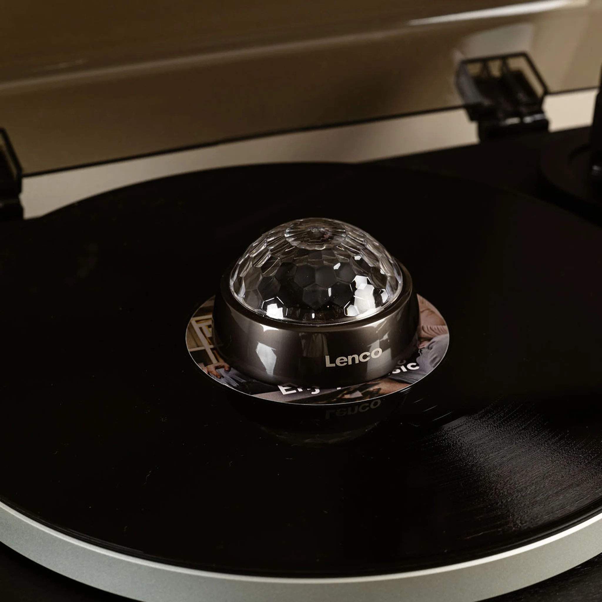 Lenco TTA-180TN - Stabilisateur vinyle avec effets lumineux RGB - Poids de pression pour platine vinyle de 250 g et boule disco en un – Titane - Image 12