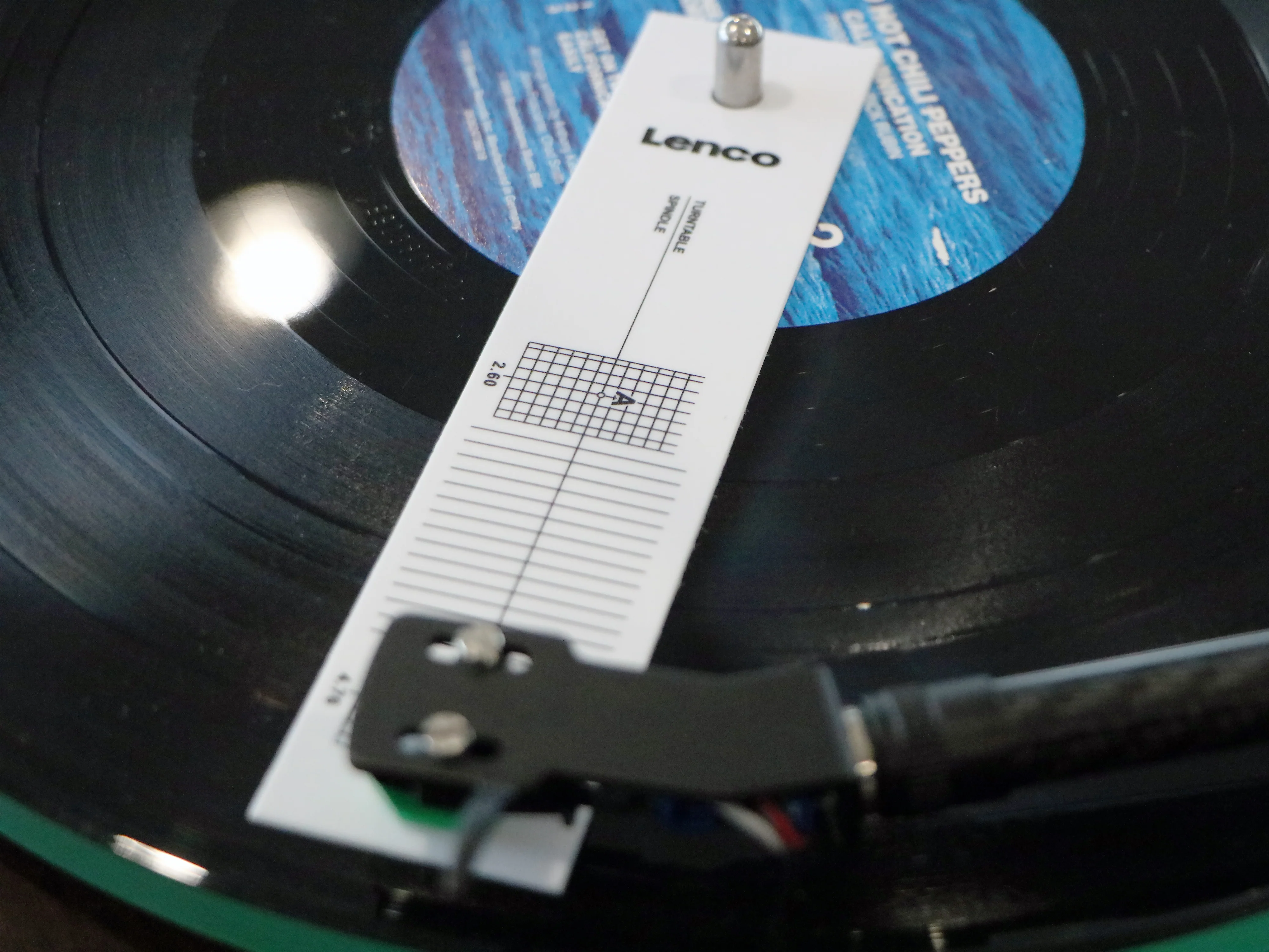 LENCO TTA-6IN1 - Set d'accessoires 6-en-1 pour platine vinyle et kit de luxe pour nettoyer les disques vinyles - Bois haut de gamme - Image 15