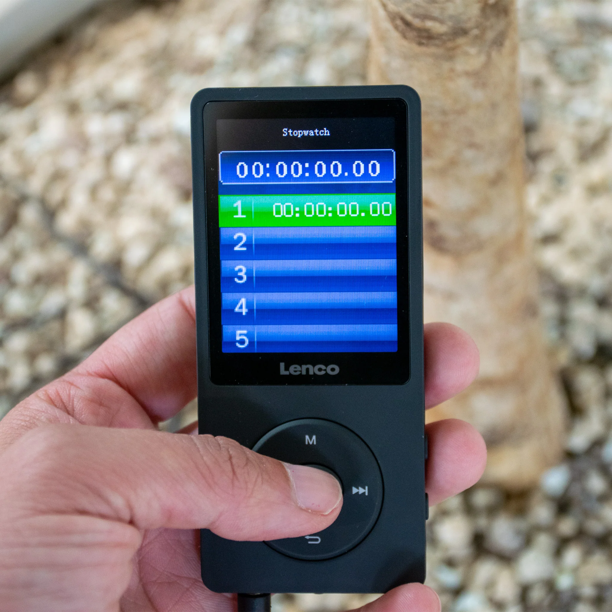 Lenco Xemio-669BK - Lecteur MP3/MP4 avec écran TFT LCD de 2,4 pouces et mémoire interne de 8 Go - Noir - Image 6