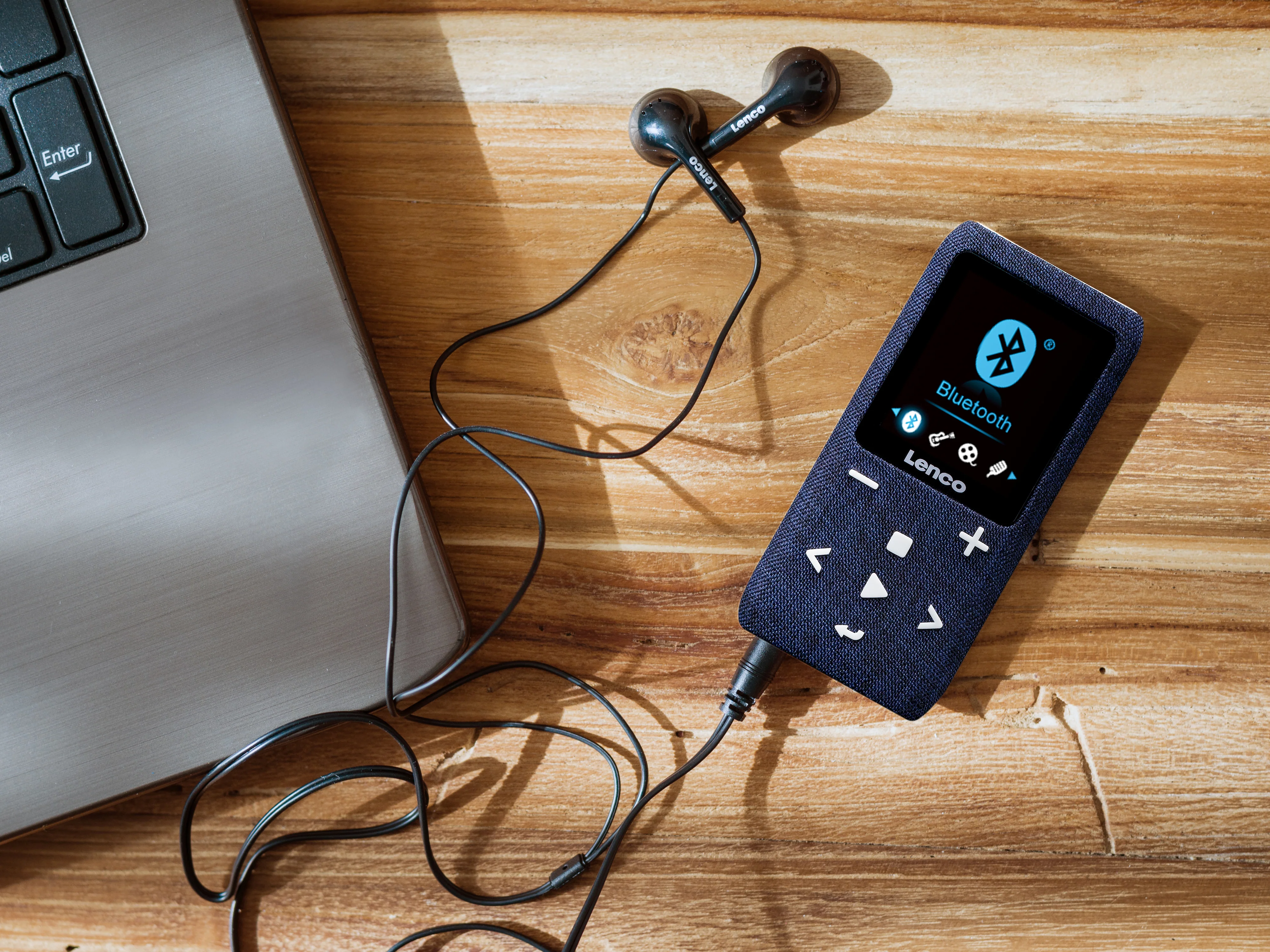 Lenco Xemio-861BU - Lecteur MP3/MP4 avec Bluetooth® et carte micro SD de 8 Go - Bleu - Image 8